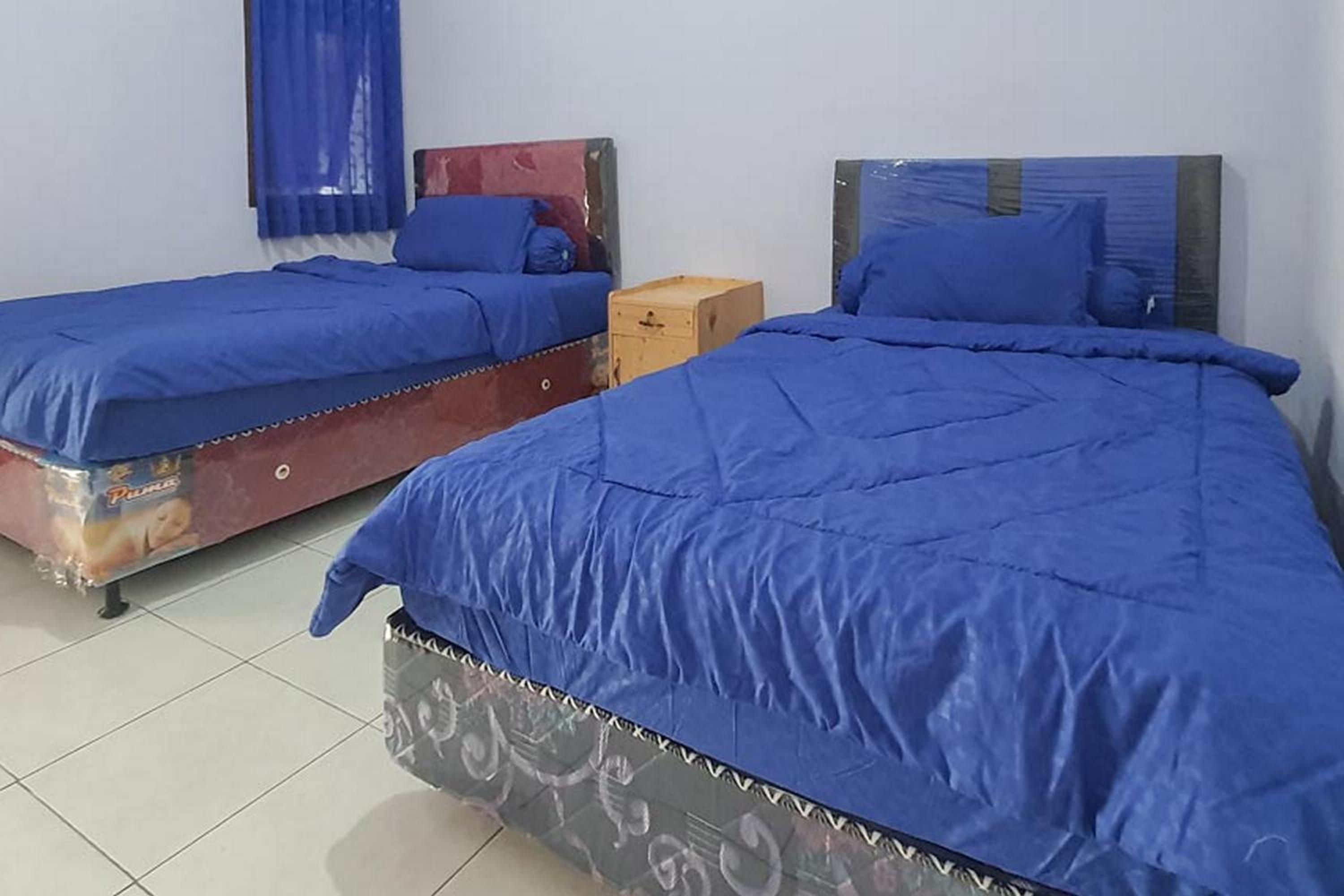 Standard Twin Room - Photo 1