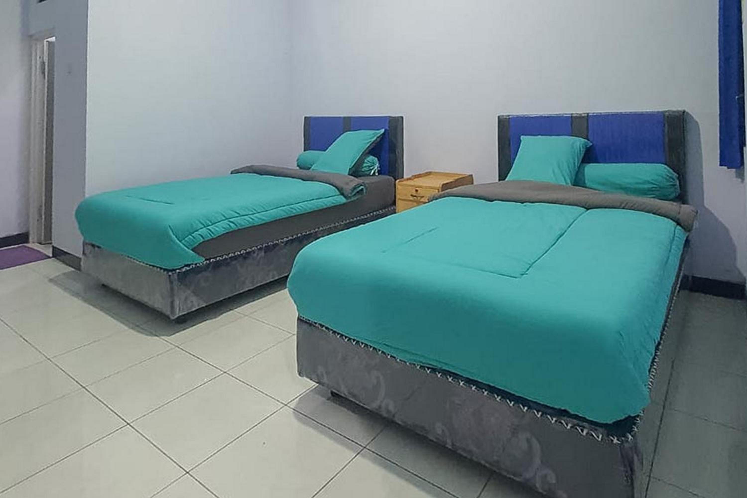 Standard Twin Room - Photo 6
