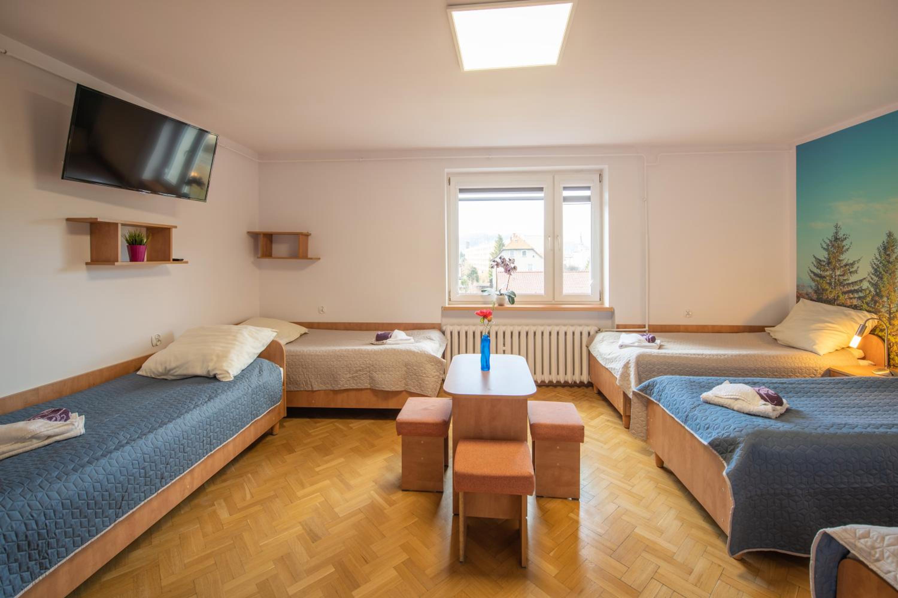 Quadruple Room with Bathroom - Photo 1