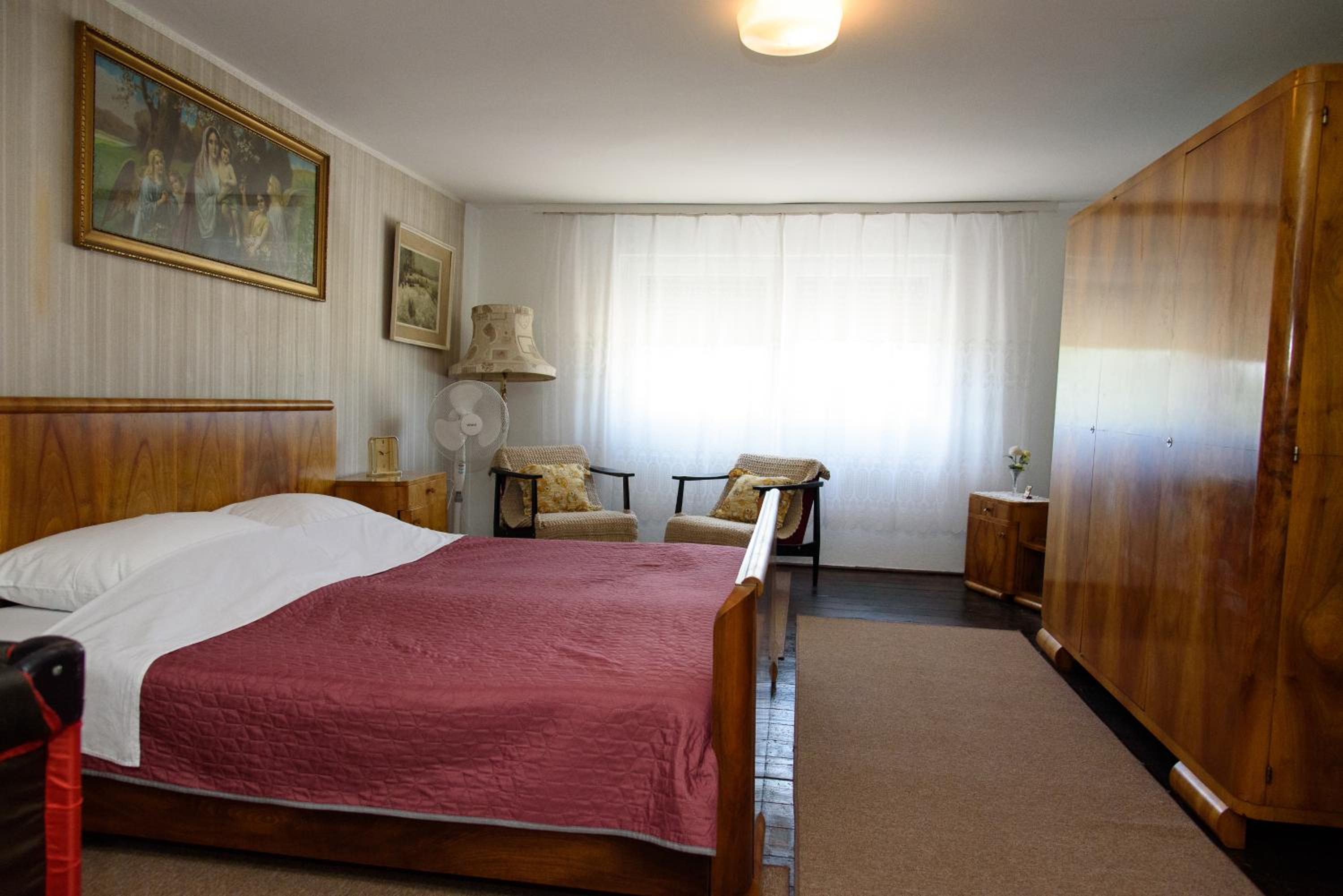 One-Bedroom Apartment - Photo 46