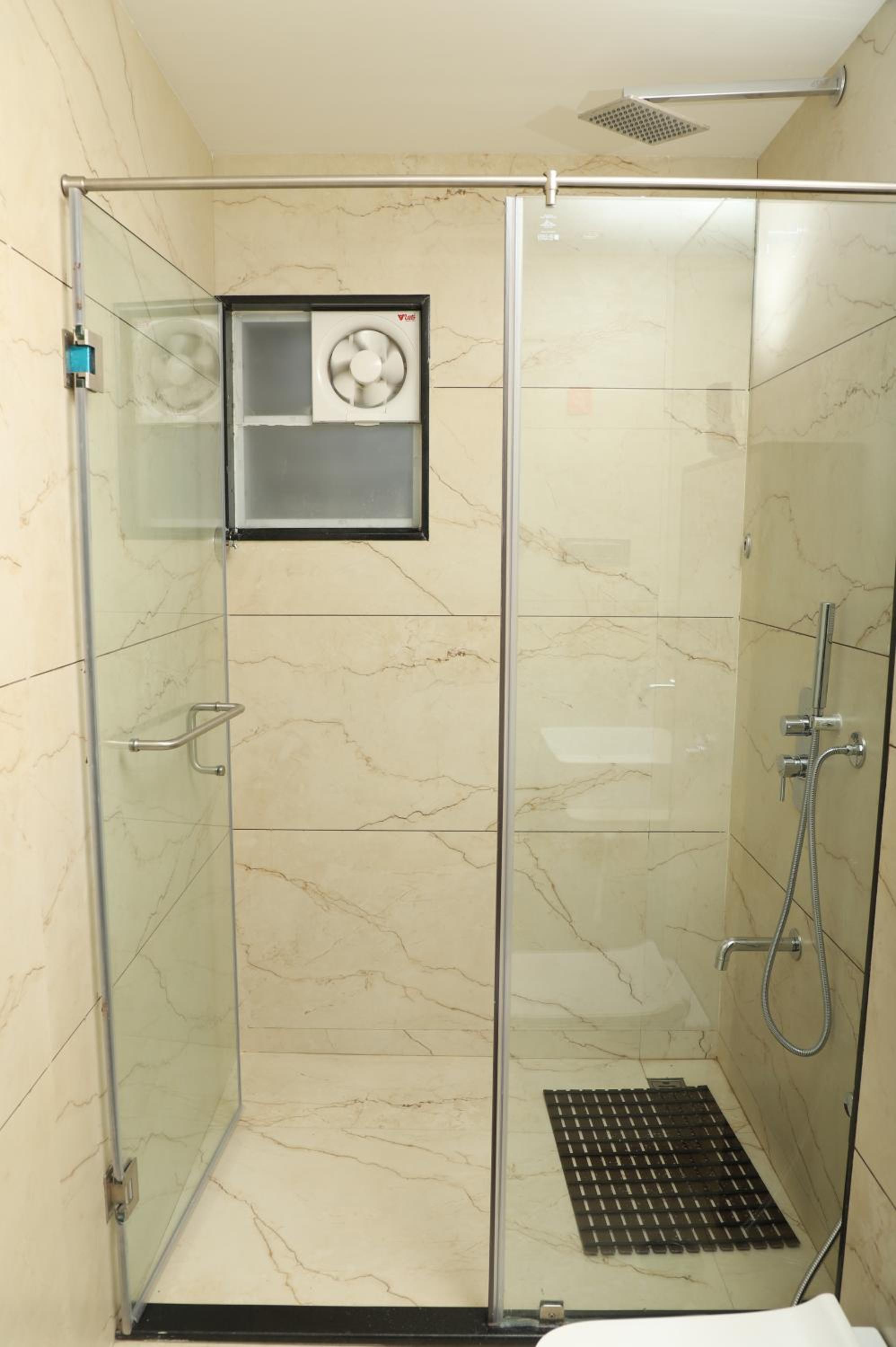Executive Suite - Photo 4