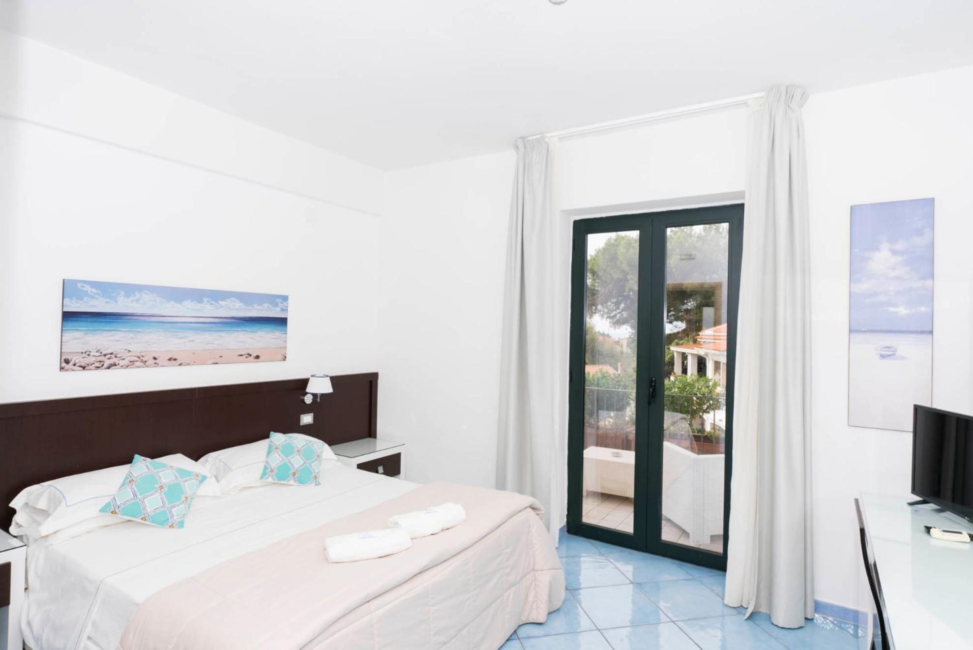 Superior Double Room - Photo 8
