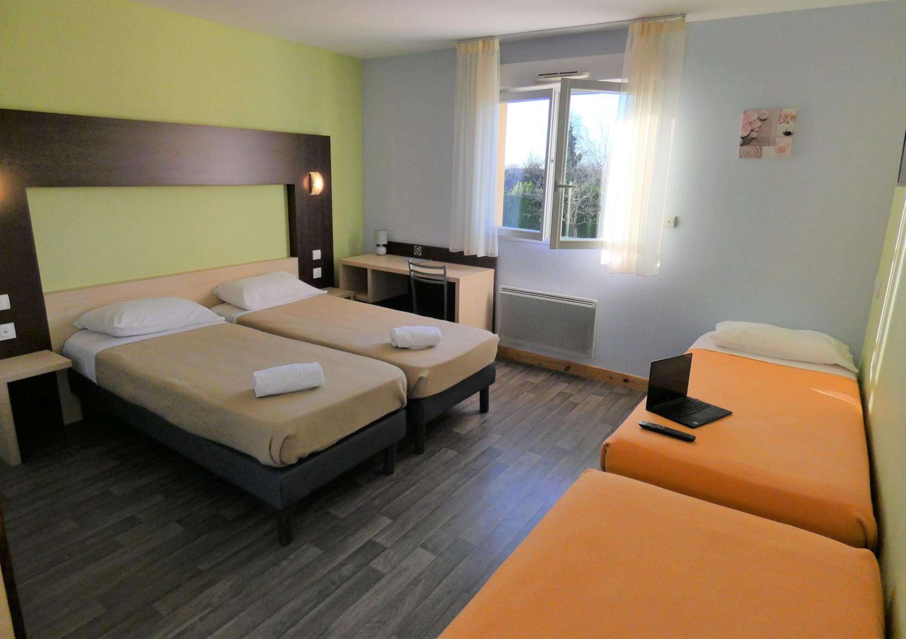 Quadruple Room - Photo 1