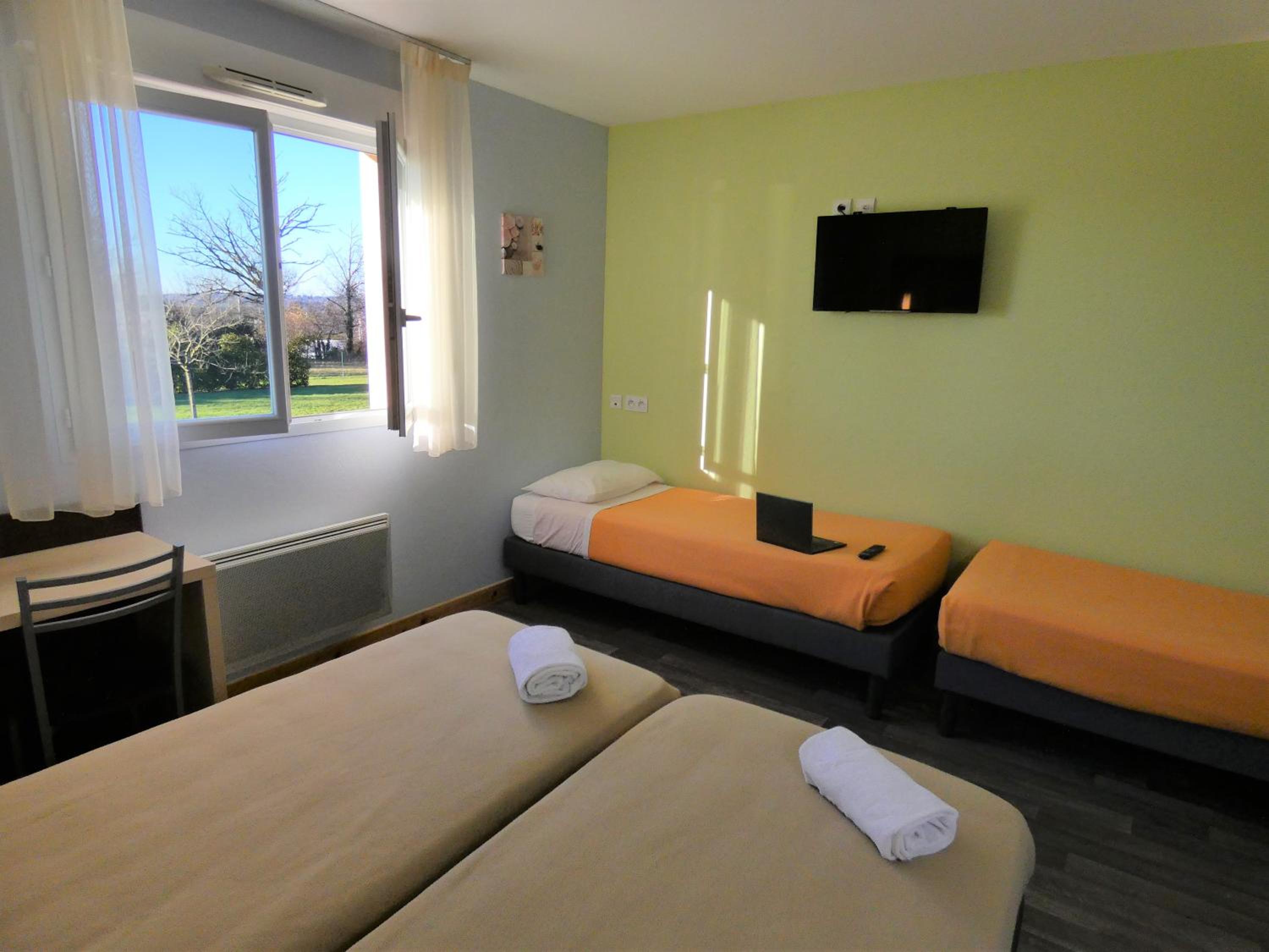 Quadruple Room - Photo 2