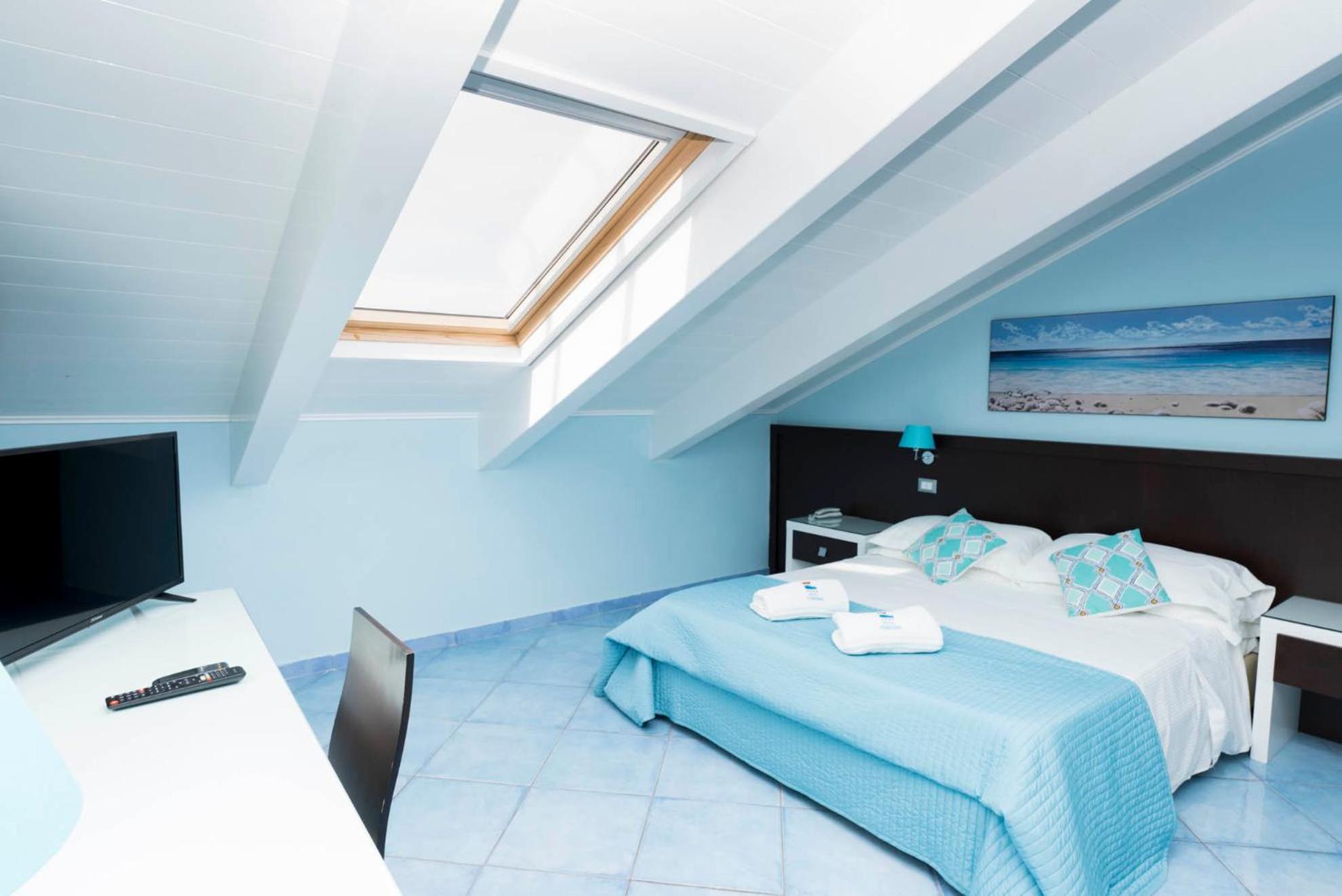 Double Room - Attic - Photo 7