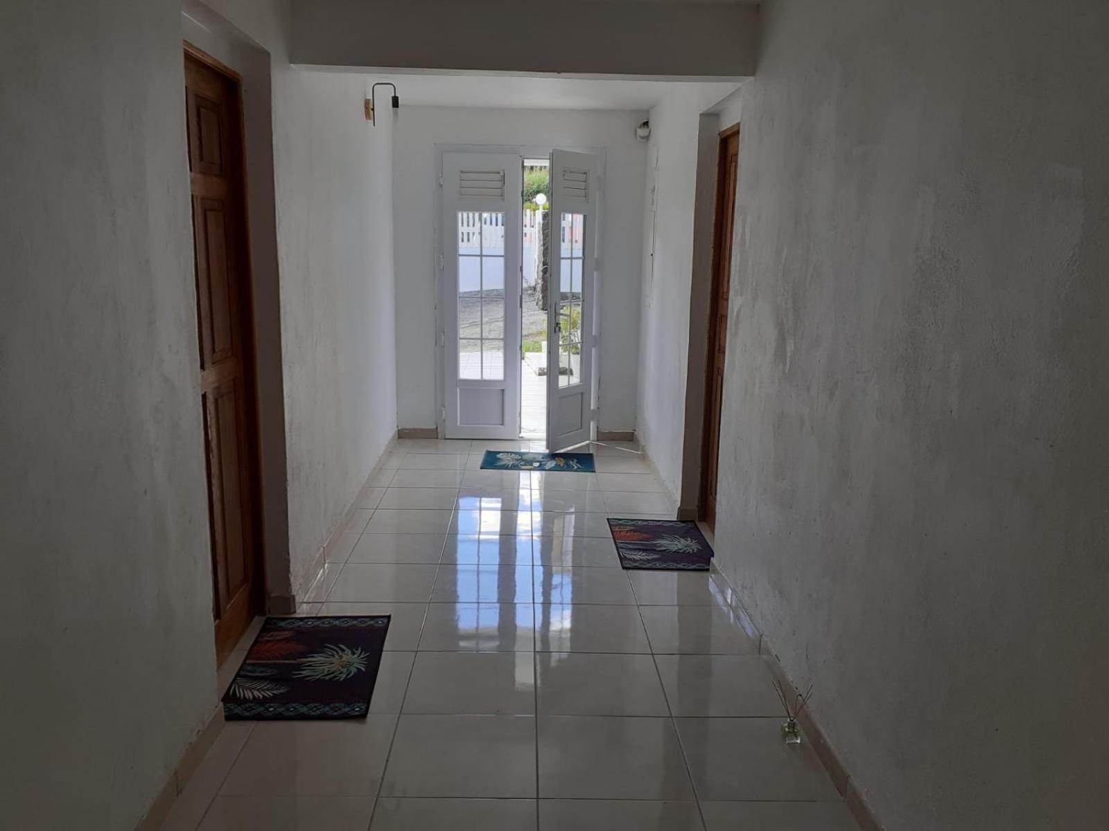 One-Bedroom House photo 2