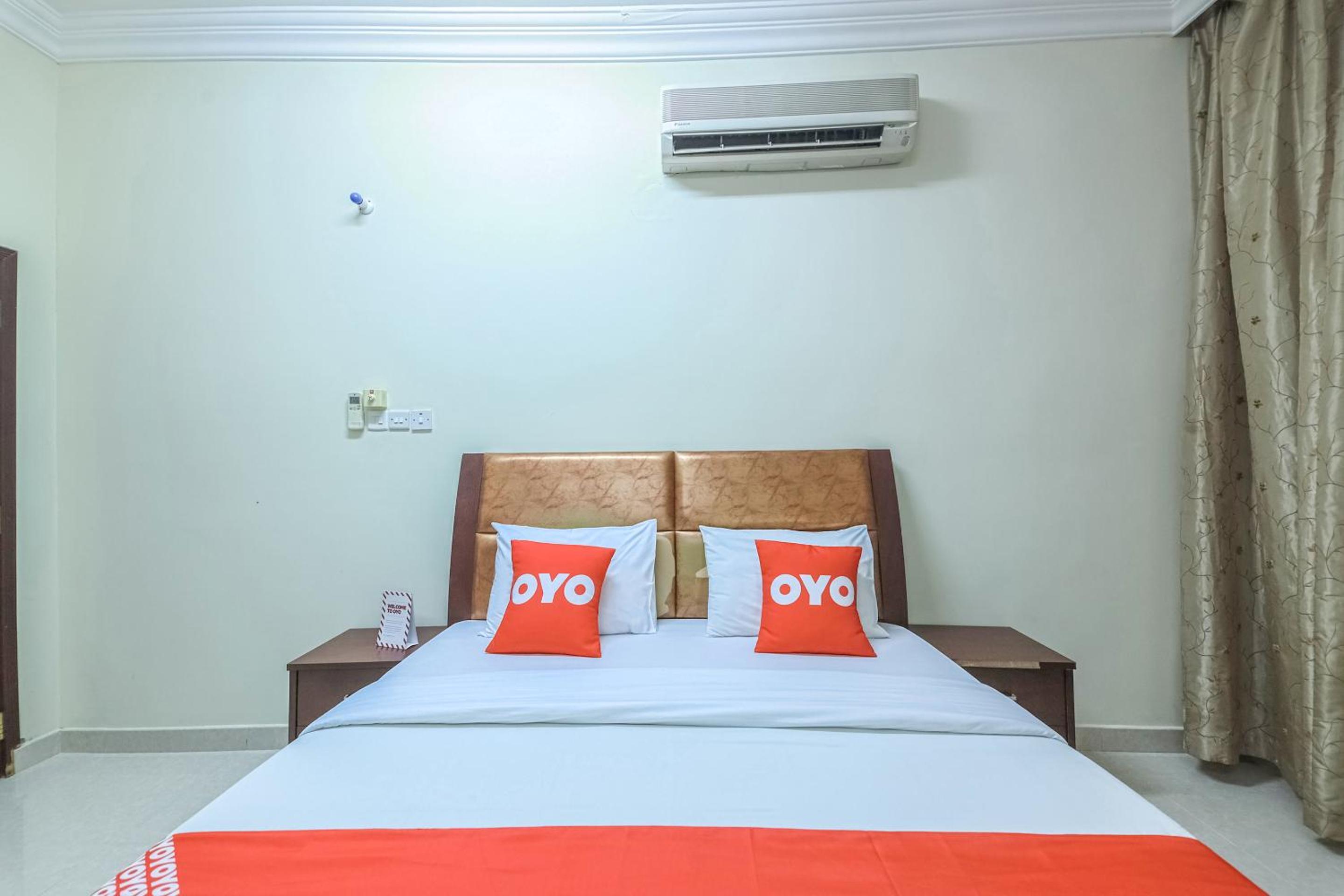 Standard Double Room - King photo 2