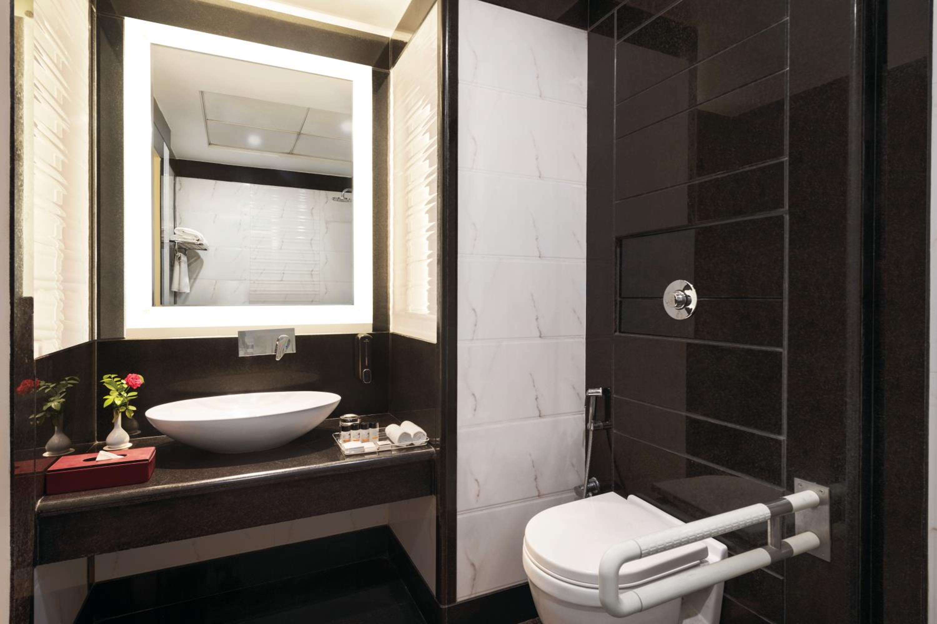 2 Twin Beds Mobility Accessible Room, Non-Smoking - Photo 4
