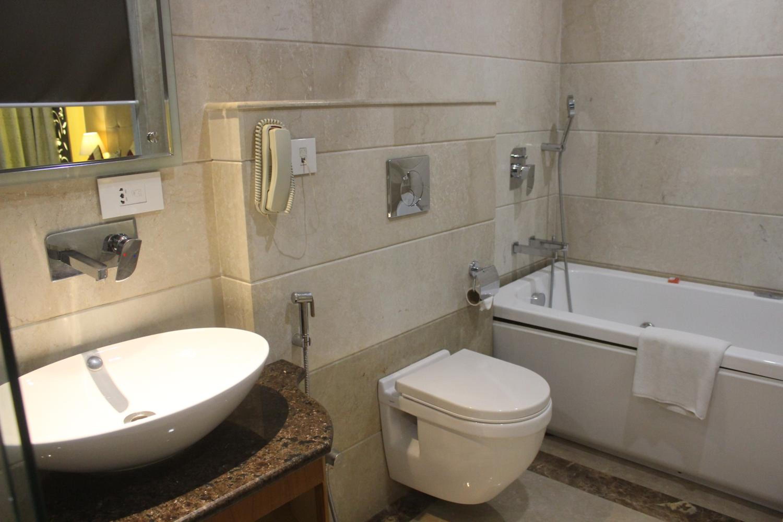 Premium King Room - Non-Smoking - Photo 3