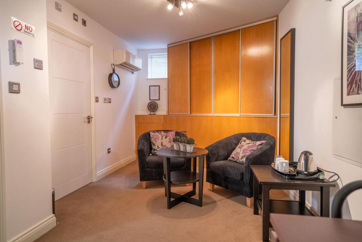 Budget Twin Room photo 3