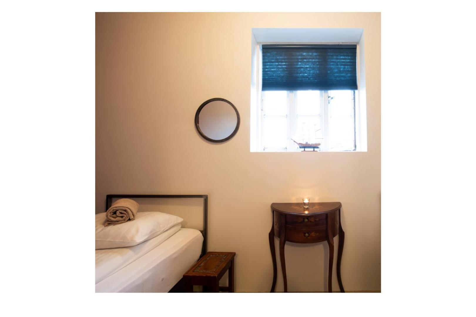 Single Room with Shared Bathroom photo 1