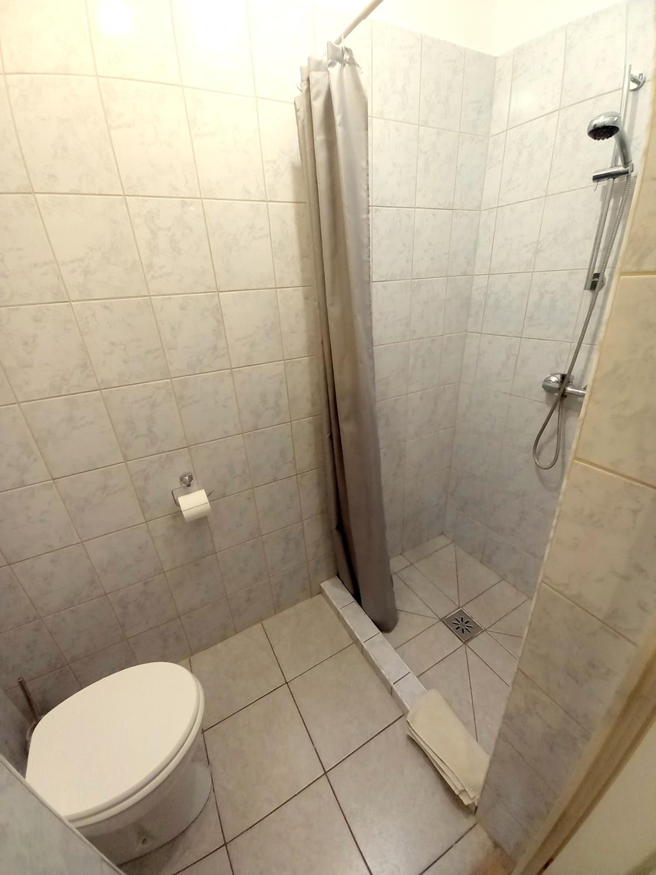 Double Room with Private Bathroom photo 2