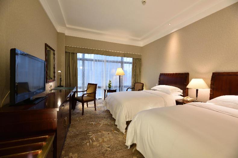 Club Twin Room