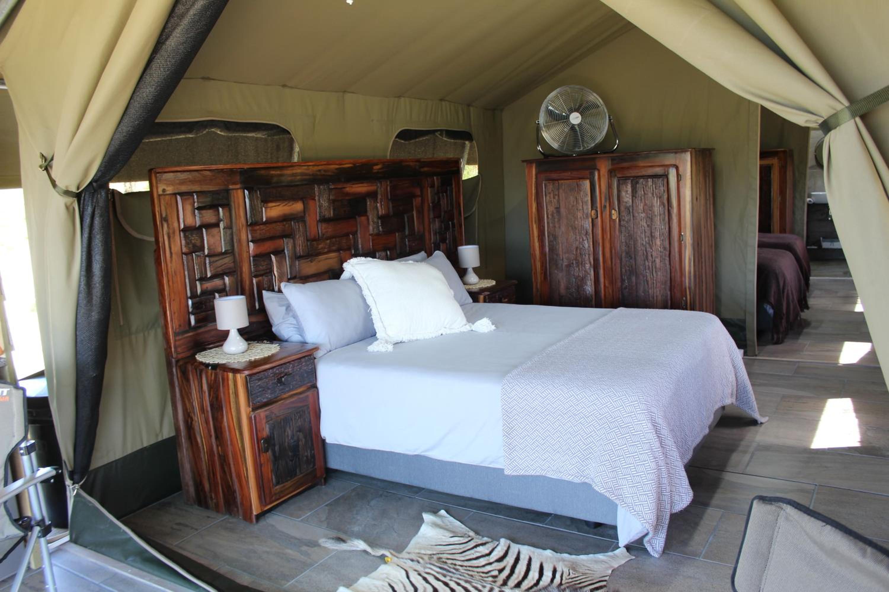 Tent (4 Adults) photo 1