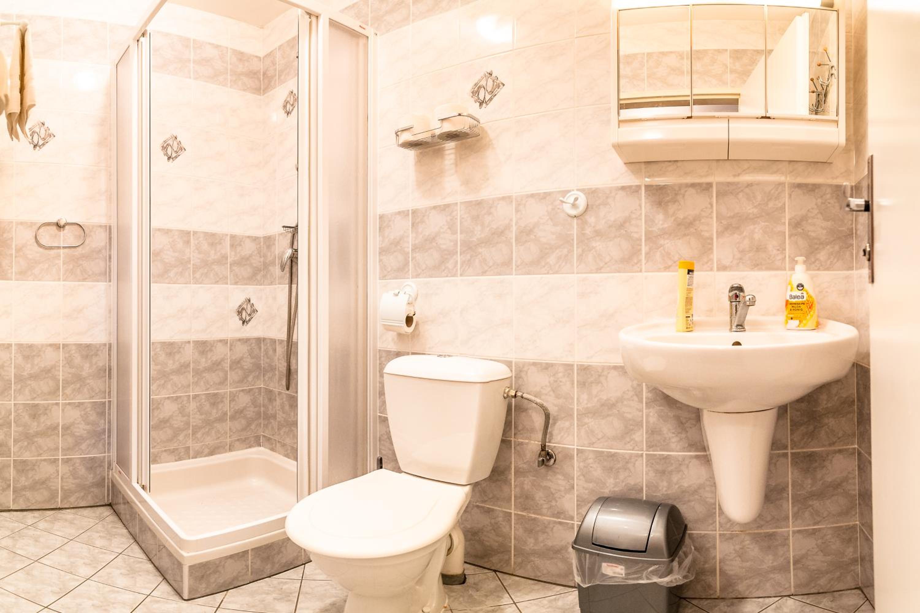 Classic Quadruple Room photo 3