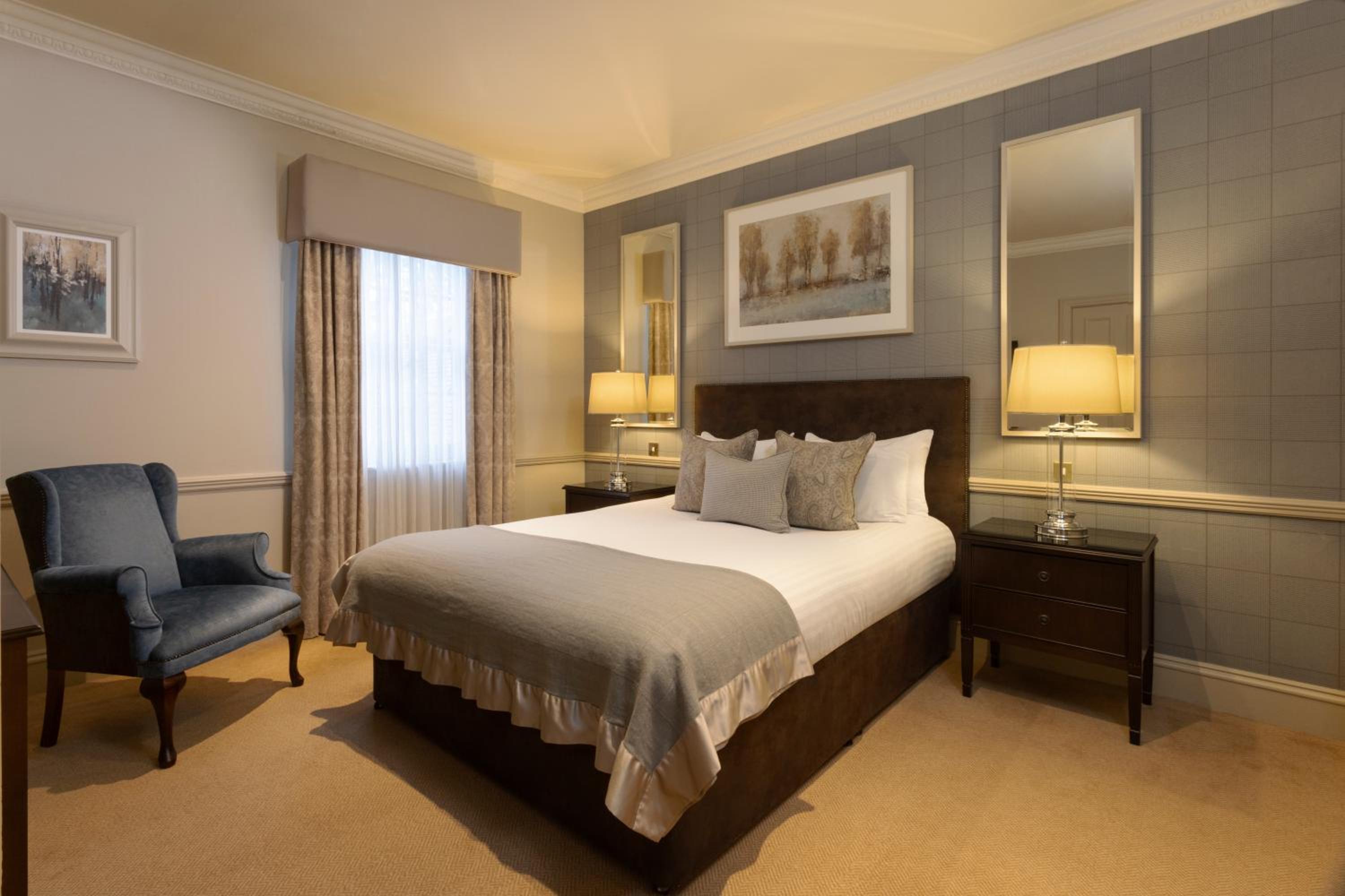 Superior King Room - Photo 3