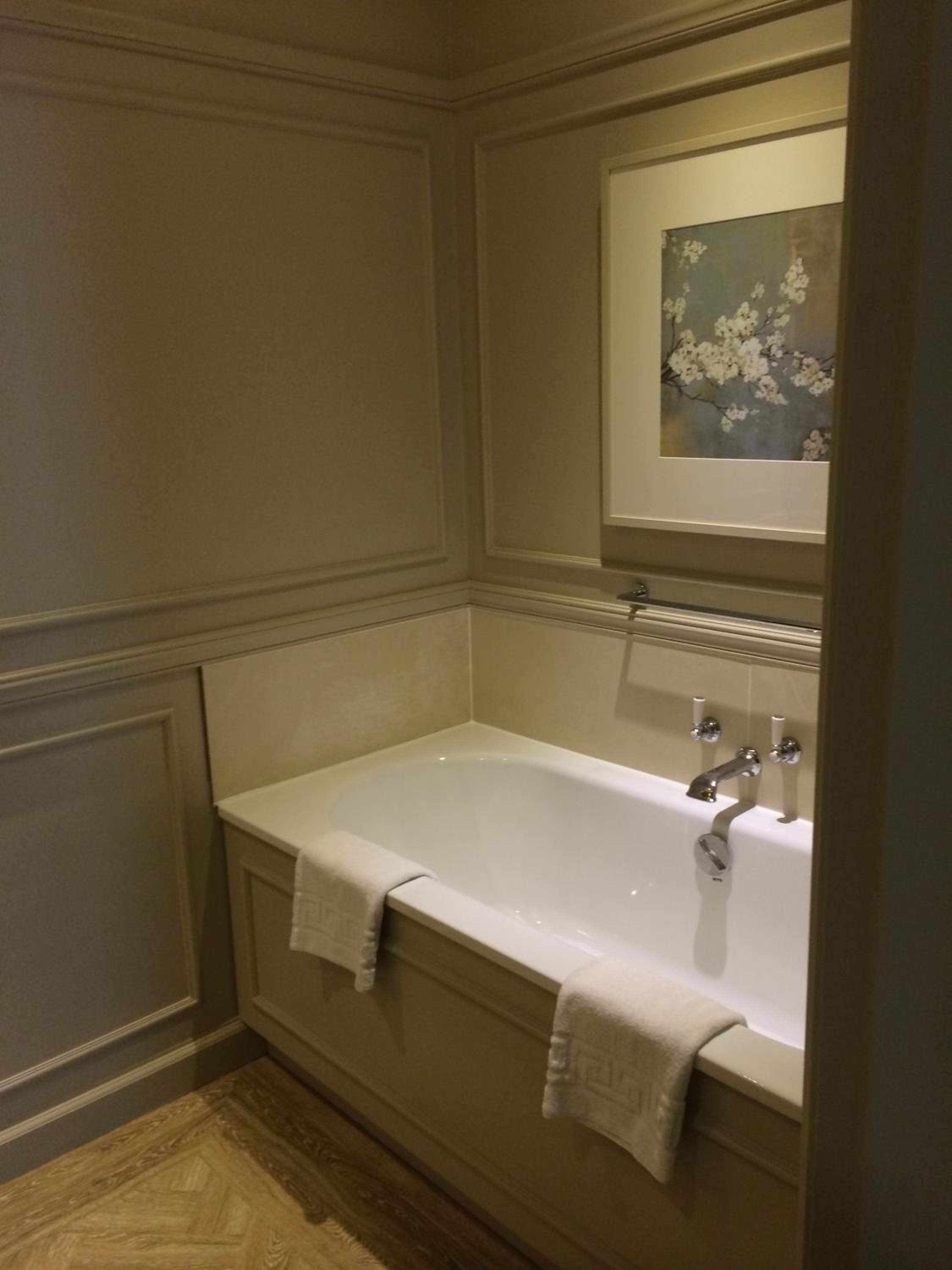 Superior King Room - Photo 5