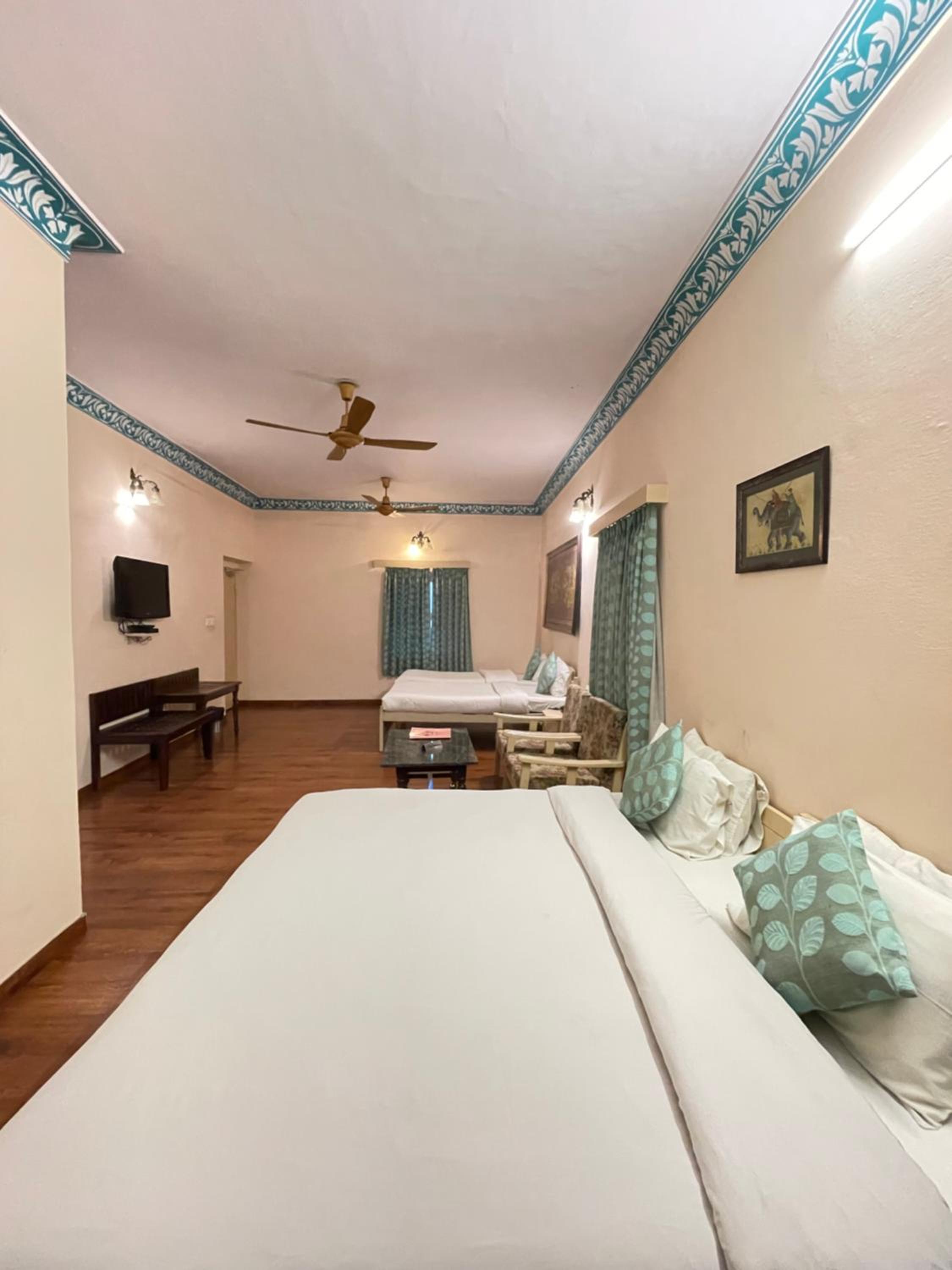 Classic Quadruple Room -  Includes free pickup from airport/ train station / bus station via tuk-tuk, & a dedicated travel desk to assist with local sightseeing tours, intercity travel arrangements & activities. - Photo 13