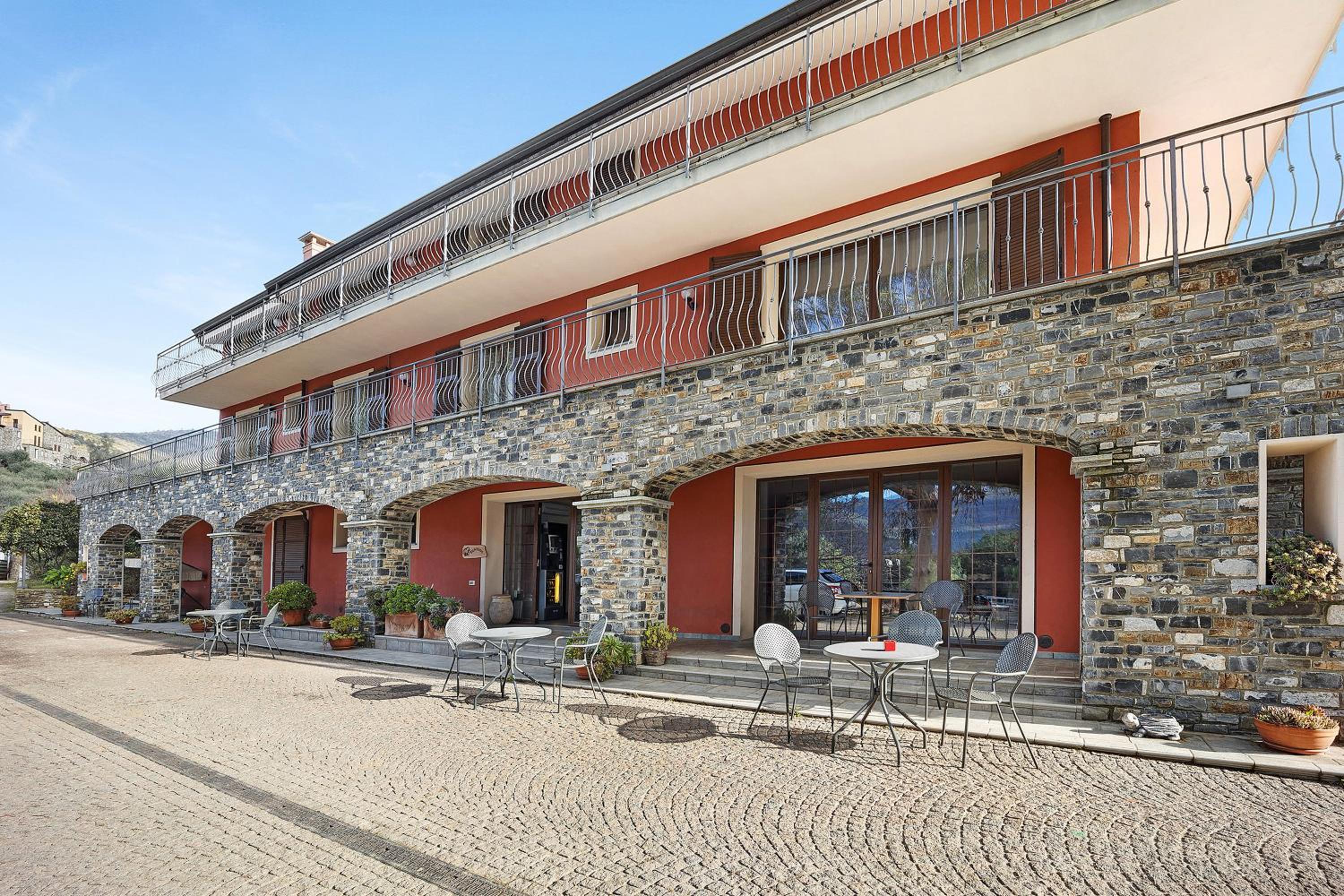 Two-Bedroom Deluxe Apartment with Garden View photo 2