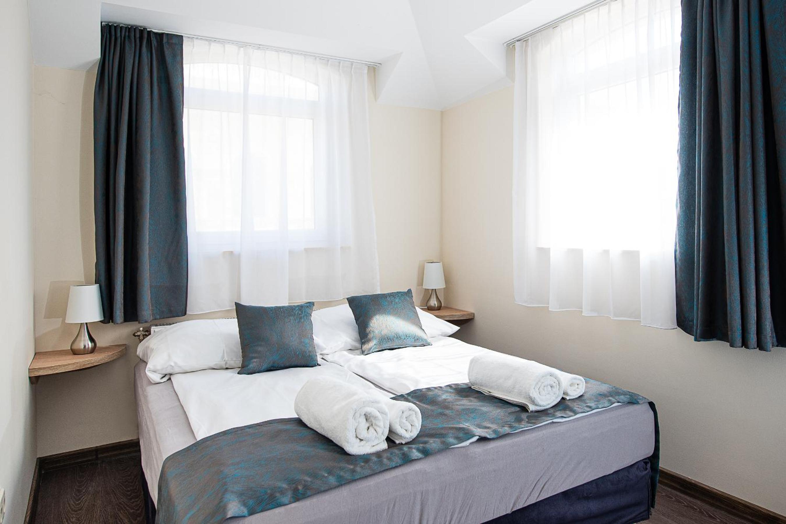 Standard Queen Room