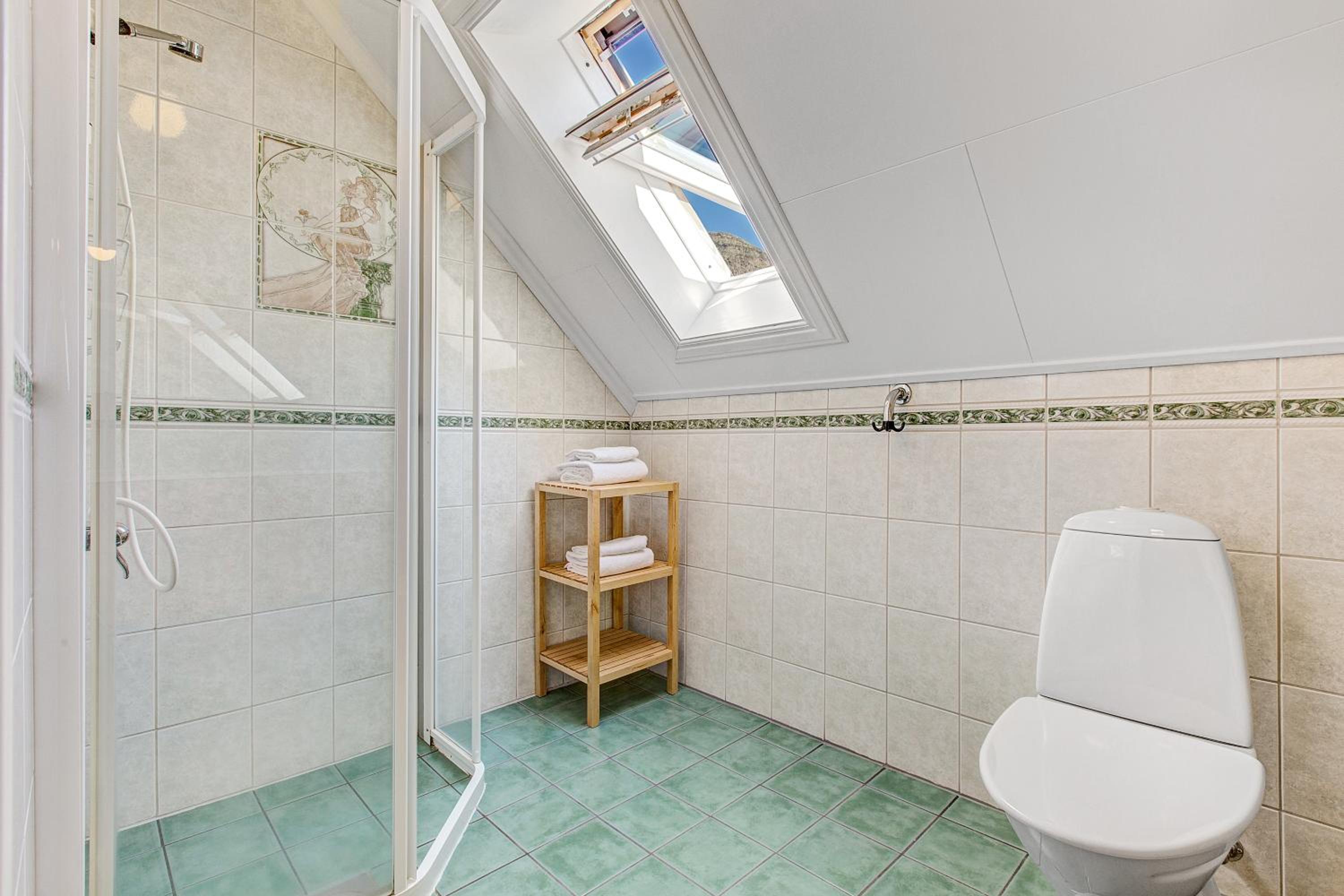 Standard Single Room with Shared Bathroom photo 2