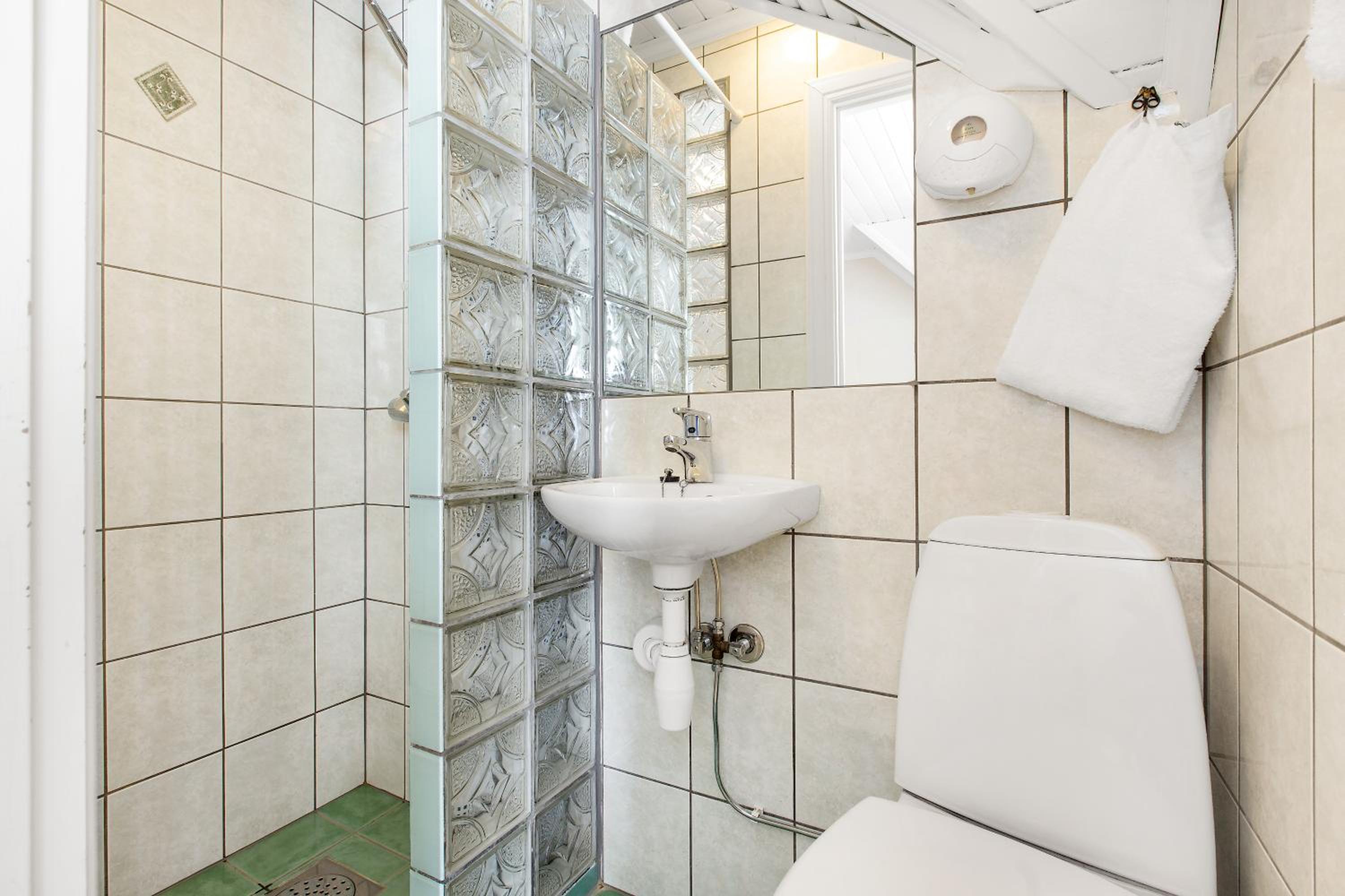 Studio Apartment - Photo 27