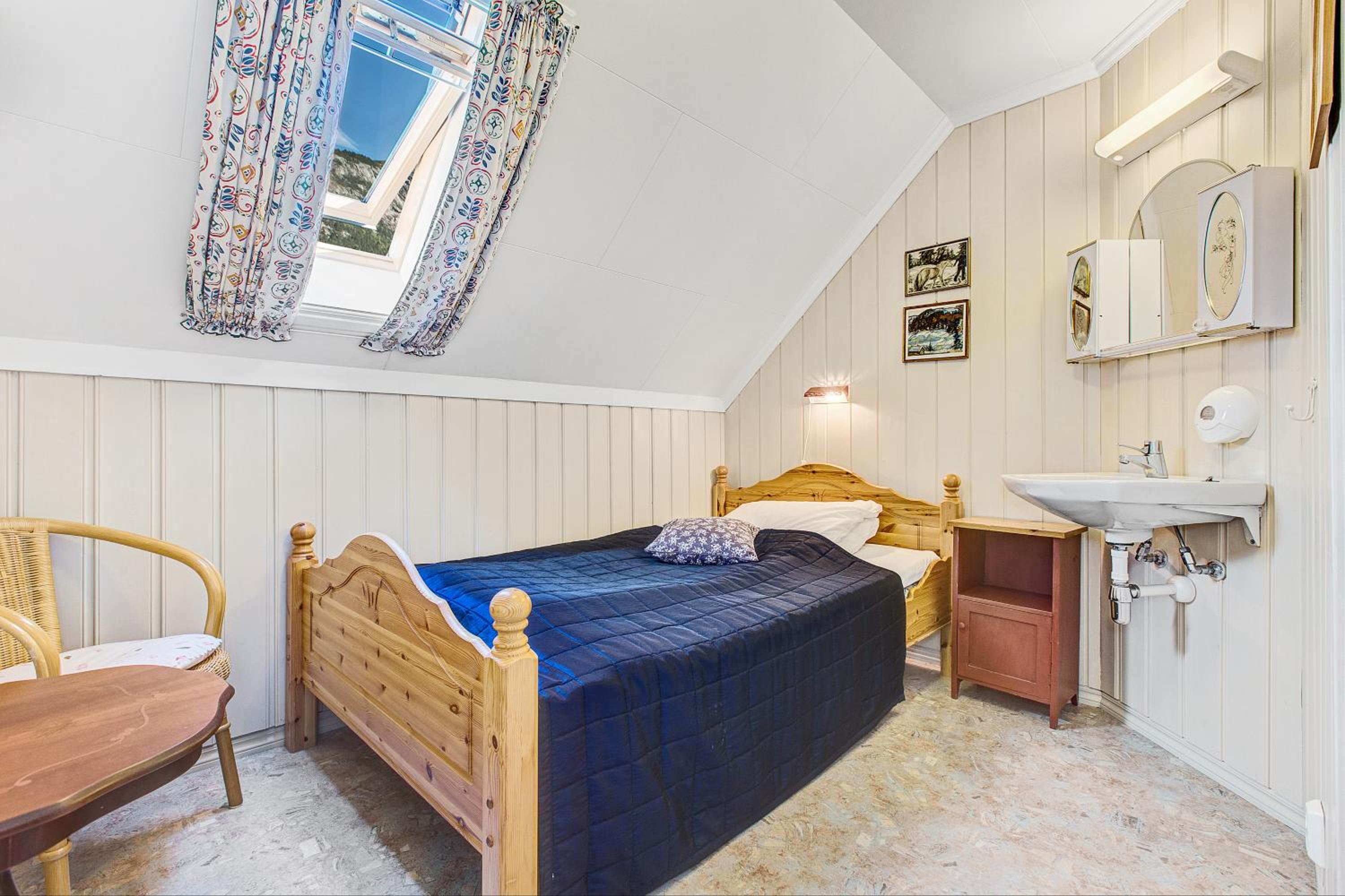 Standard Single Room with Shared Bathroom photo 1