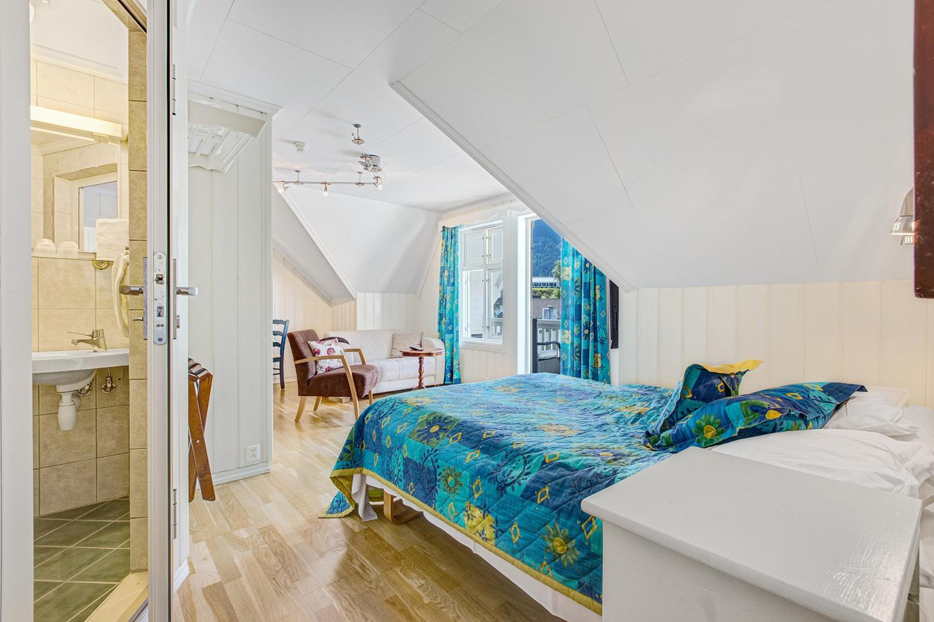 Studio Apartment - Photo 13