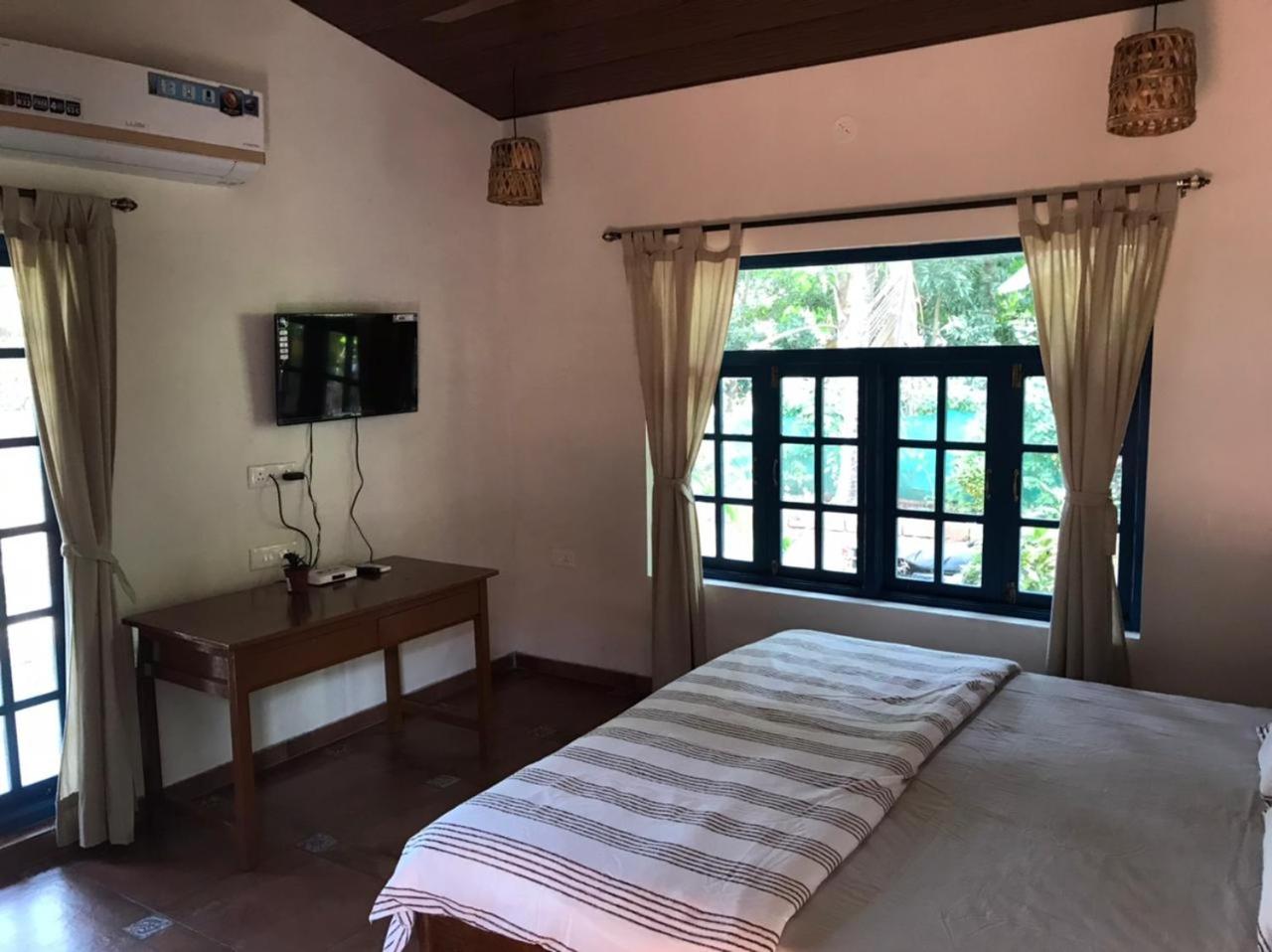 Deluxe Room (2 Adults + 1 Child) photo 1