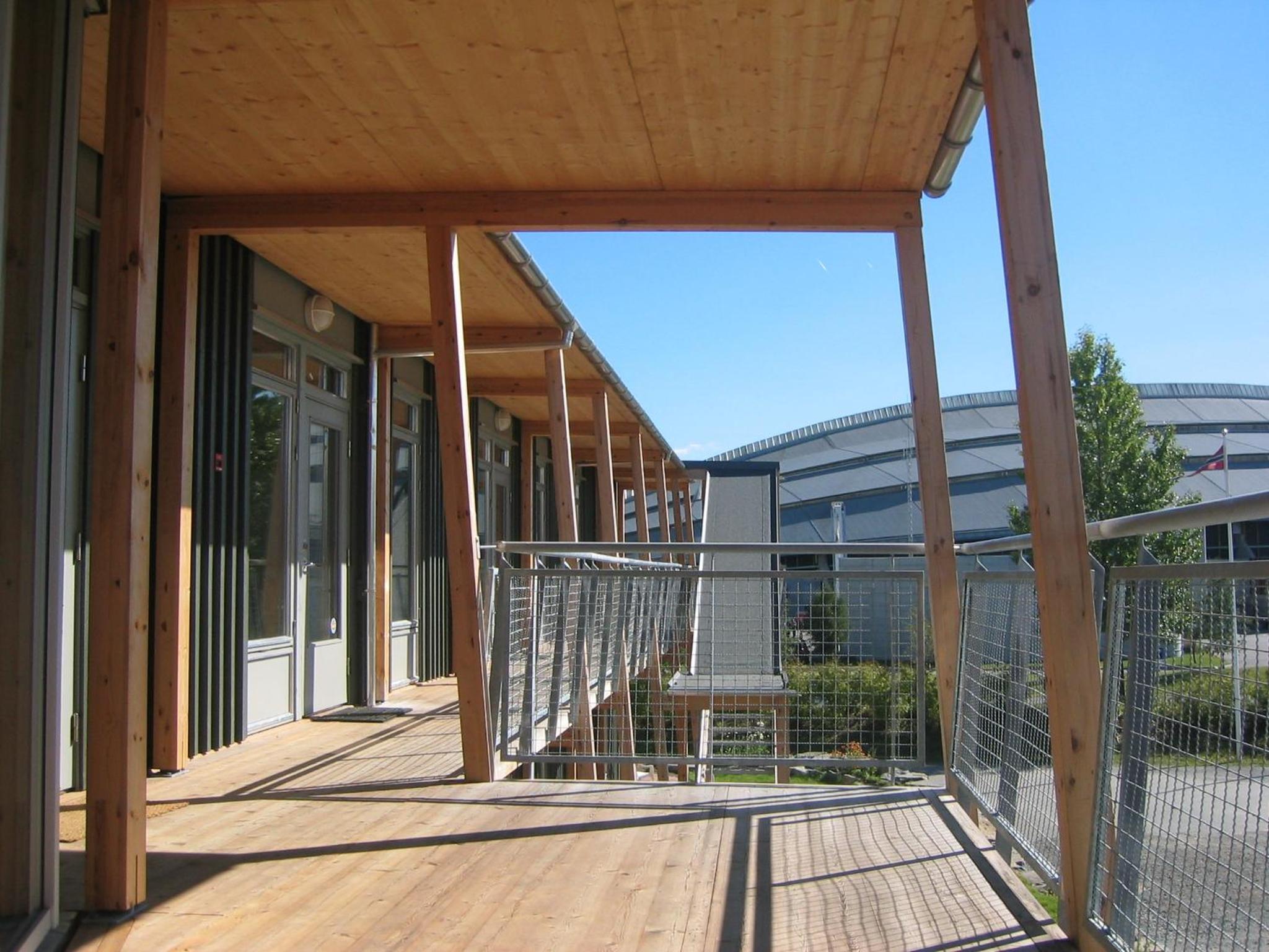 Apartment with Balcony - Photo 2