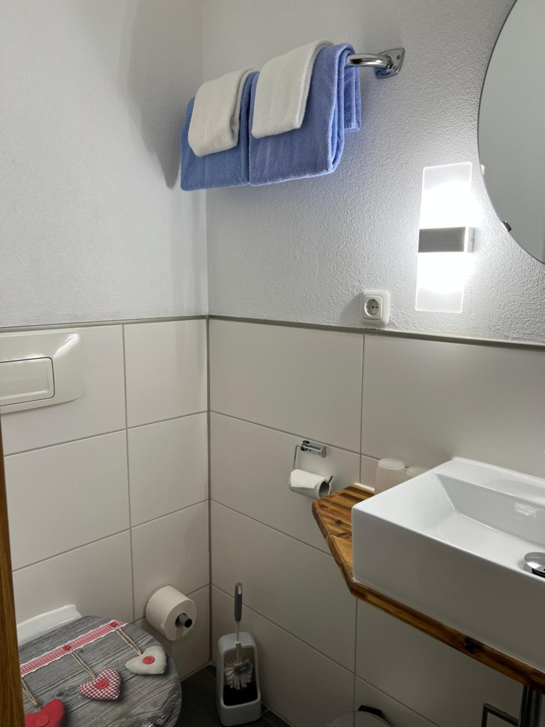 Large Double Room - Photo 4