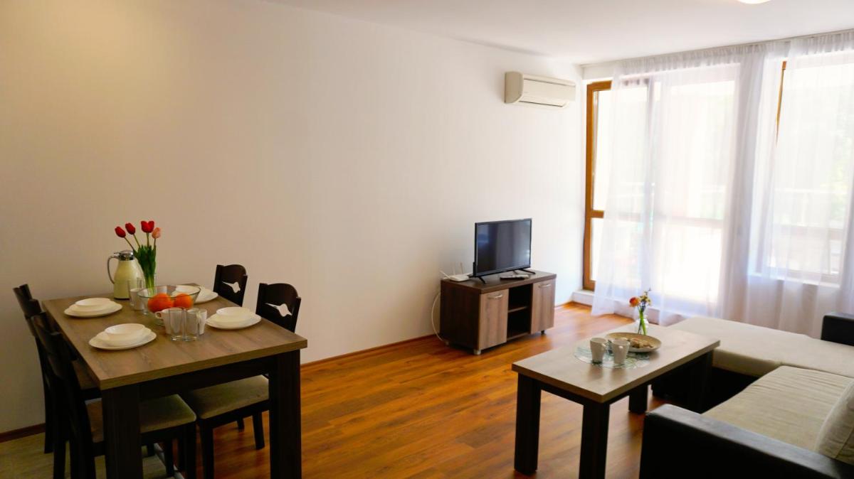 Apartment with Terrace photo 3