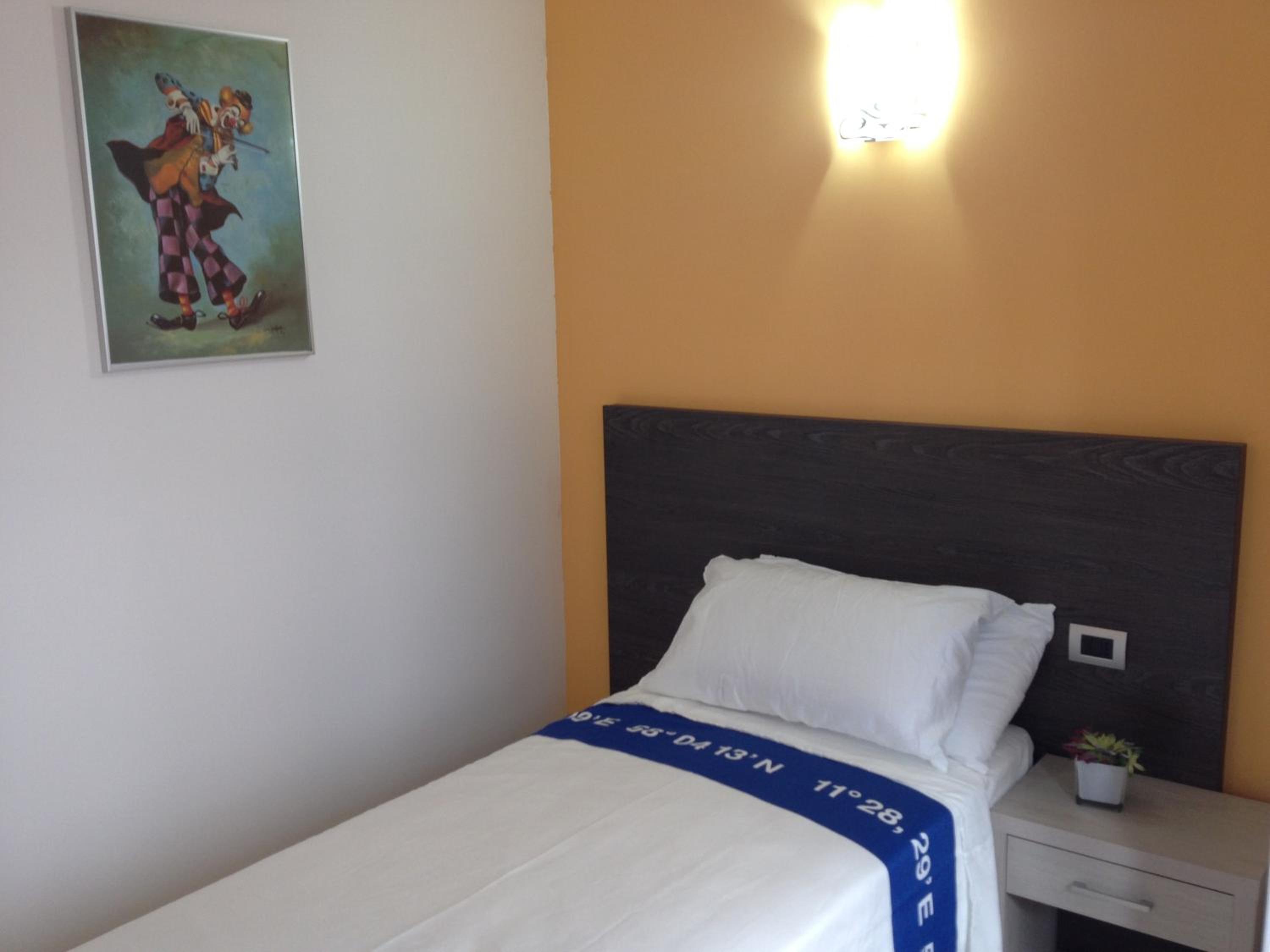 Single Room with Balcony photo 2