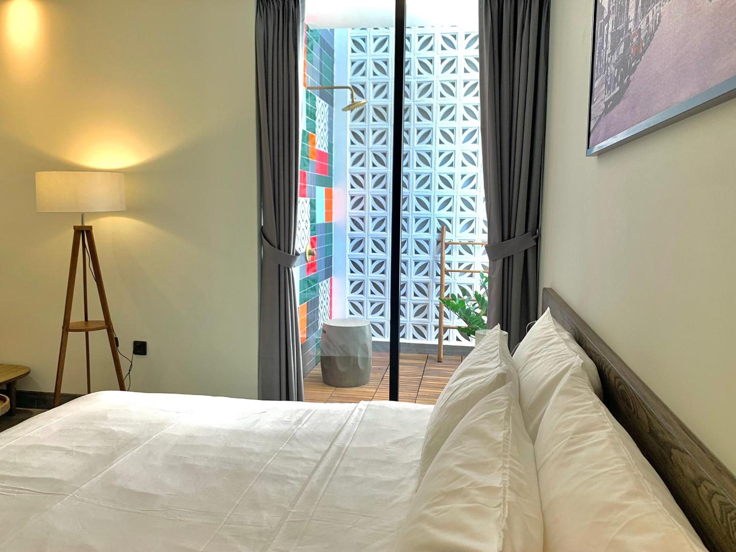 Standard Suite - Photo 3