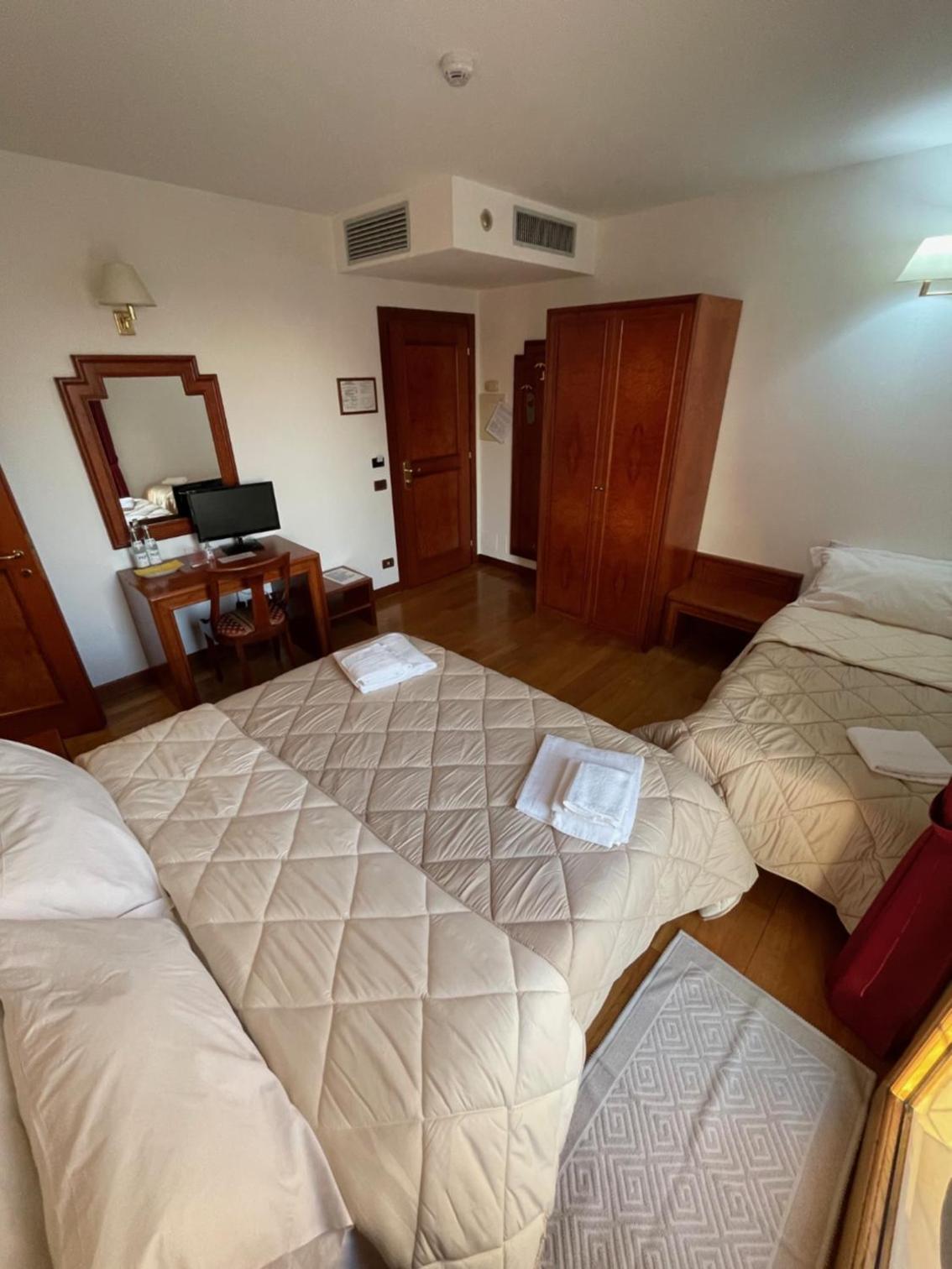 Triple Room with Balcony photo 3