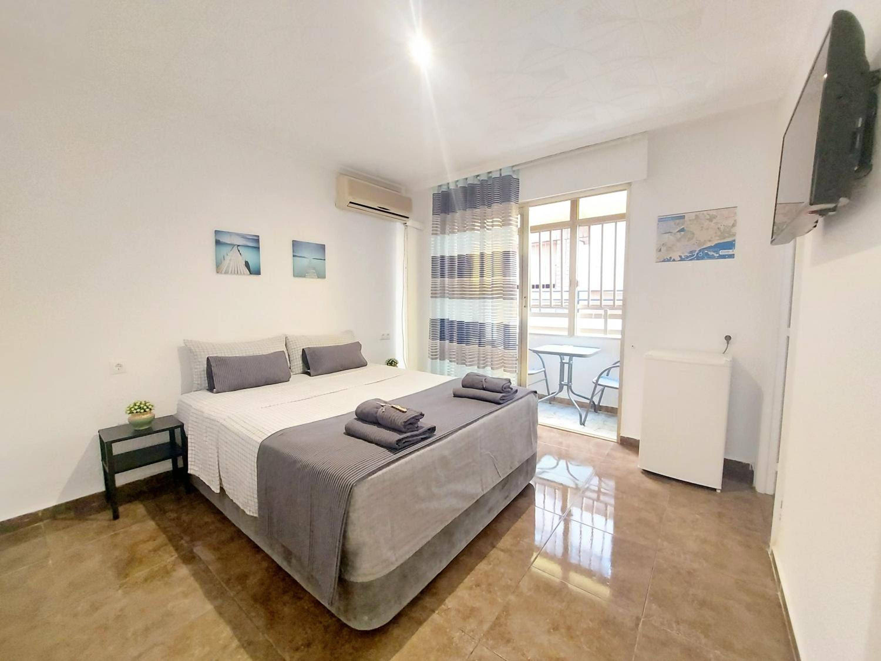 Habitación Doble con Baño Privado y Balcón