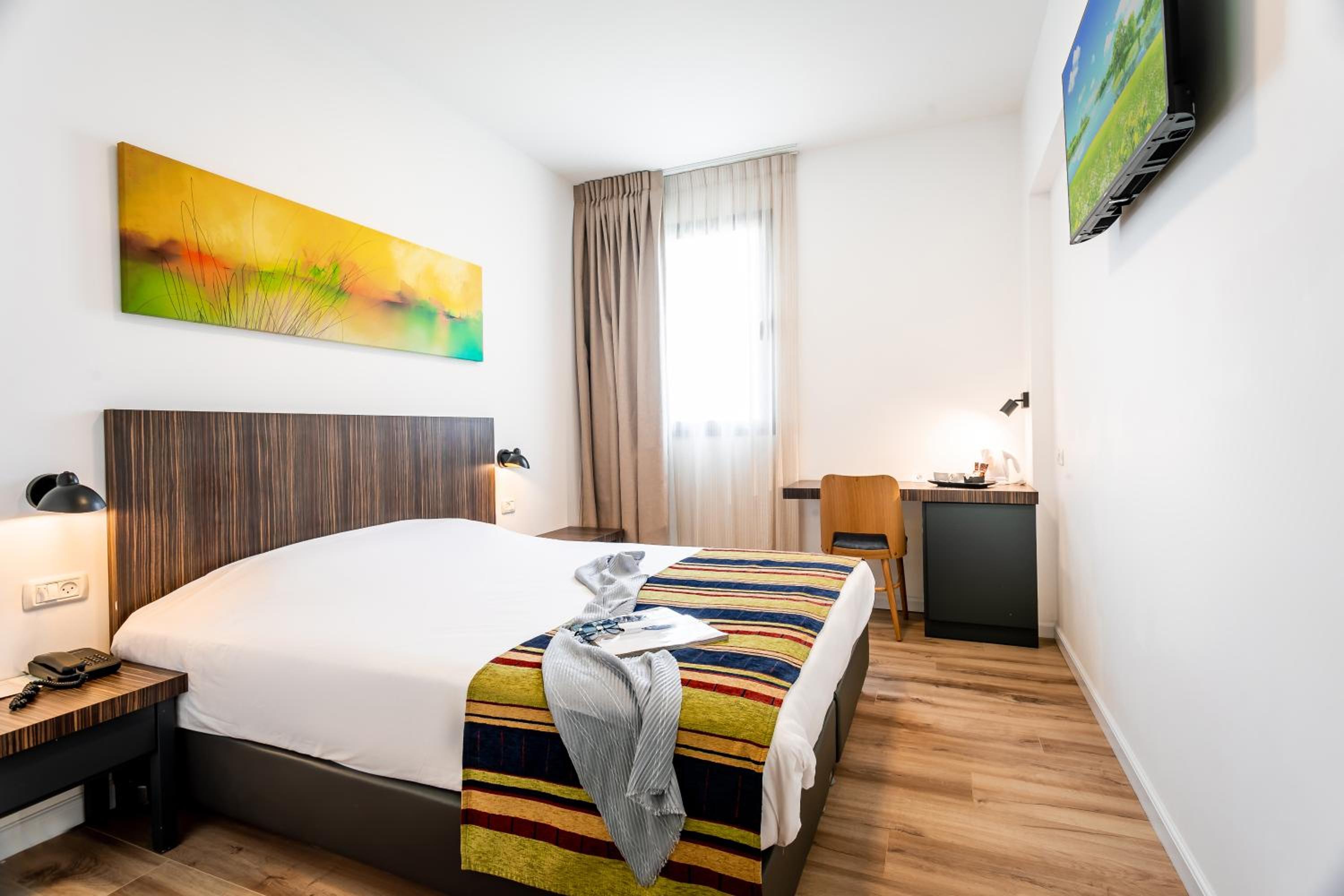 Standard Double or Twin Room - Photo 1