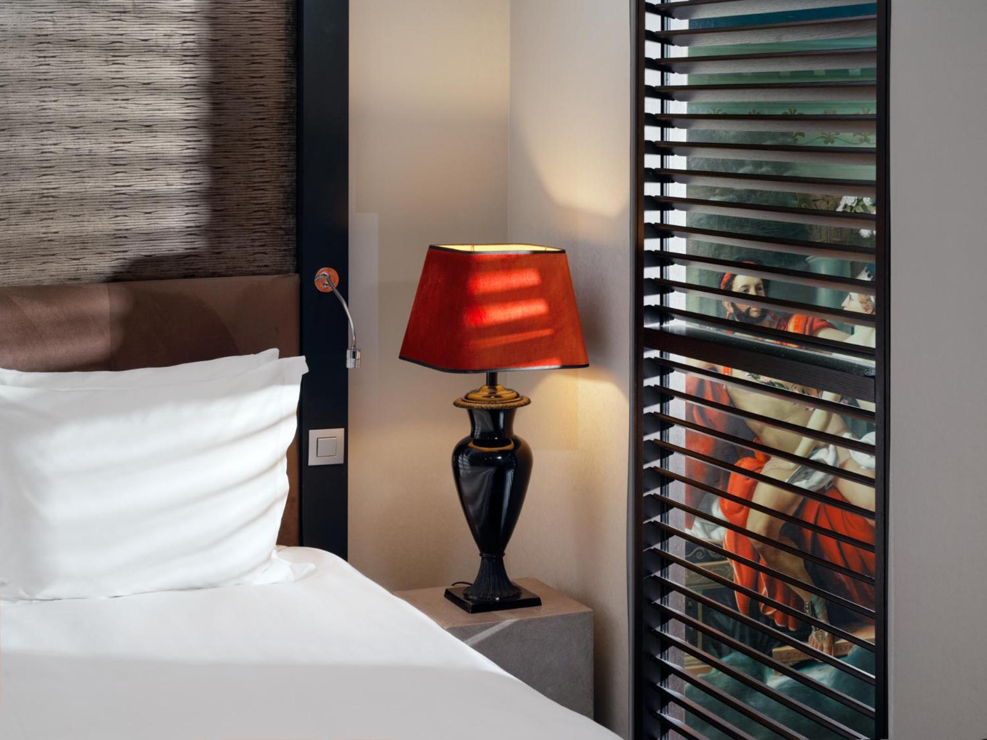 Executive Suite - Photo 6