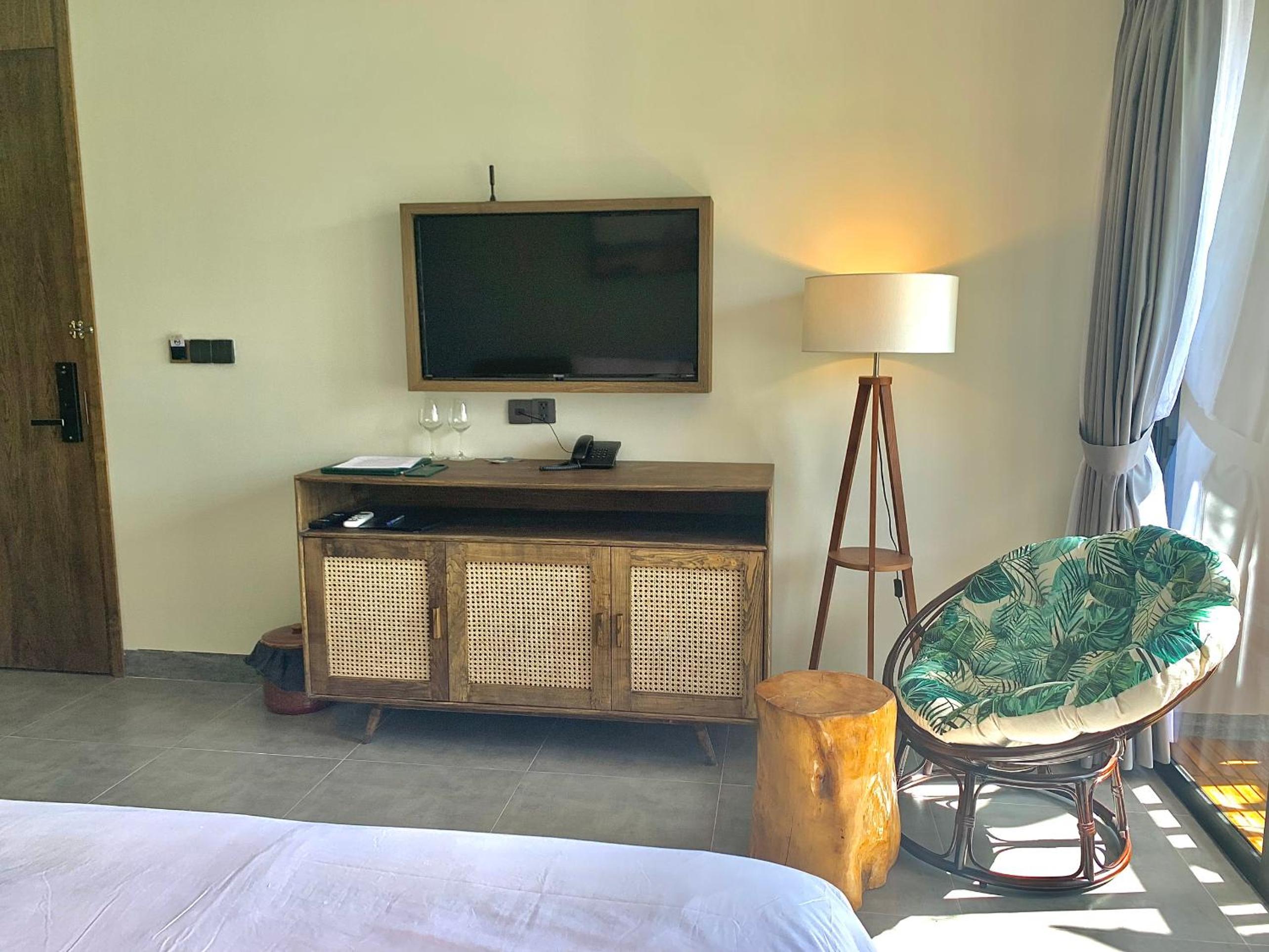 Deluxe Room - Photo 7