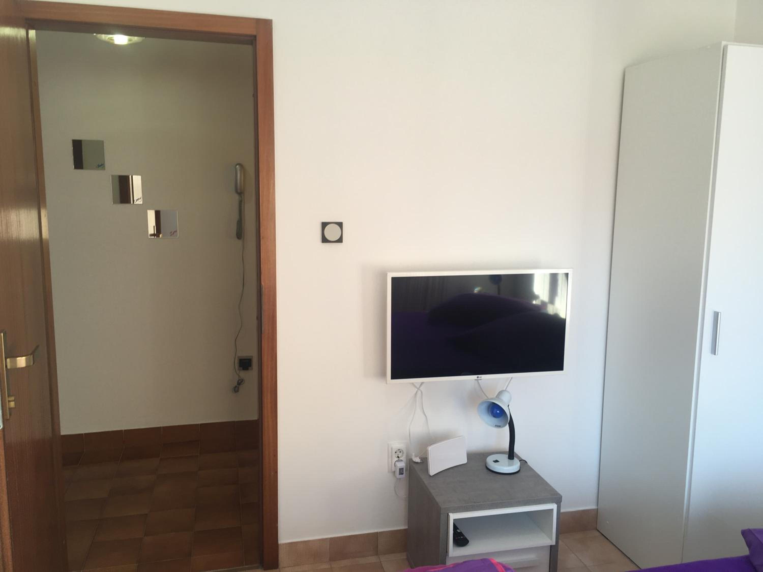 Double Room With Shared Terrace photo 2