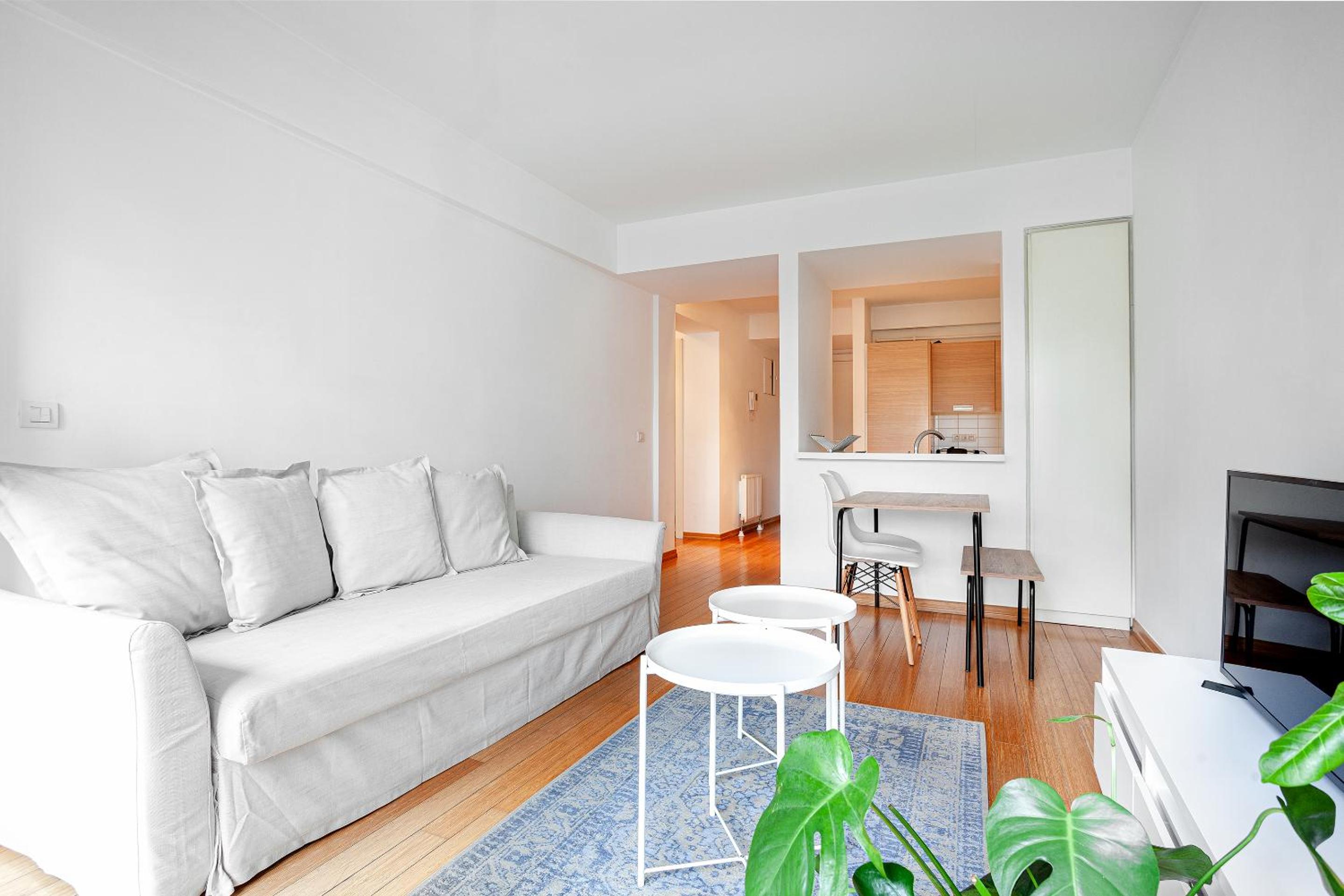 Apartment with Balcony photo 3