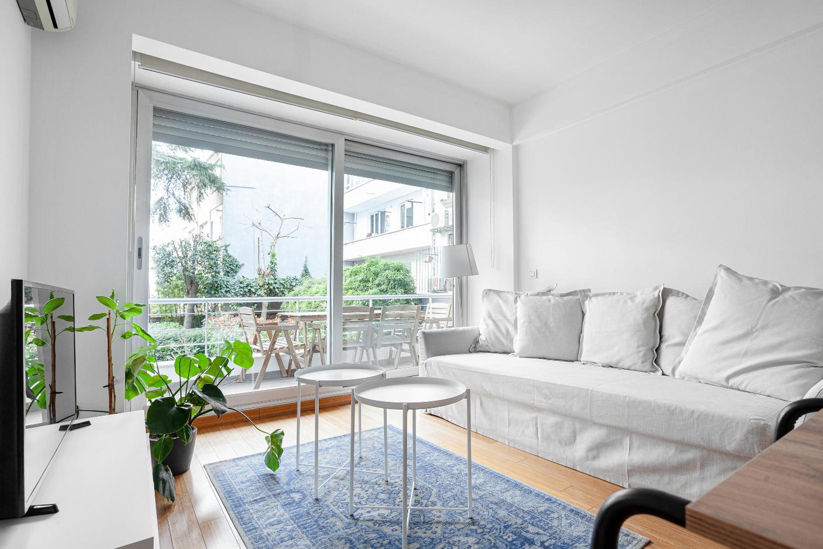 Apartment with Balcony photo 1