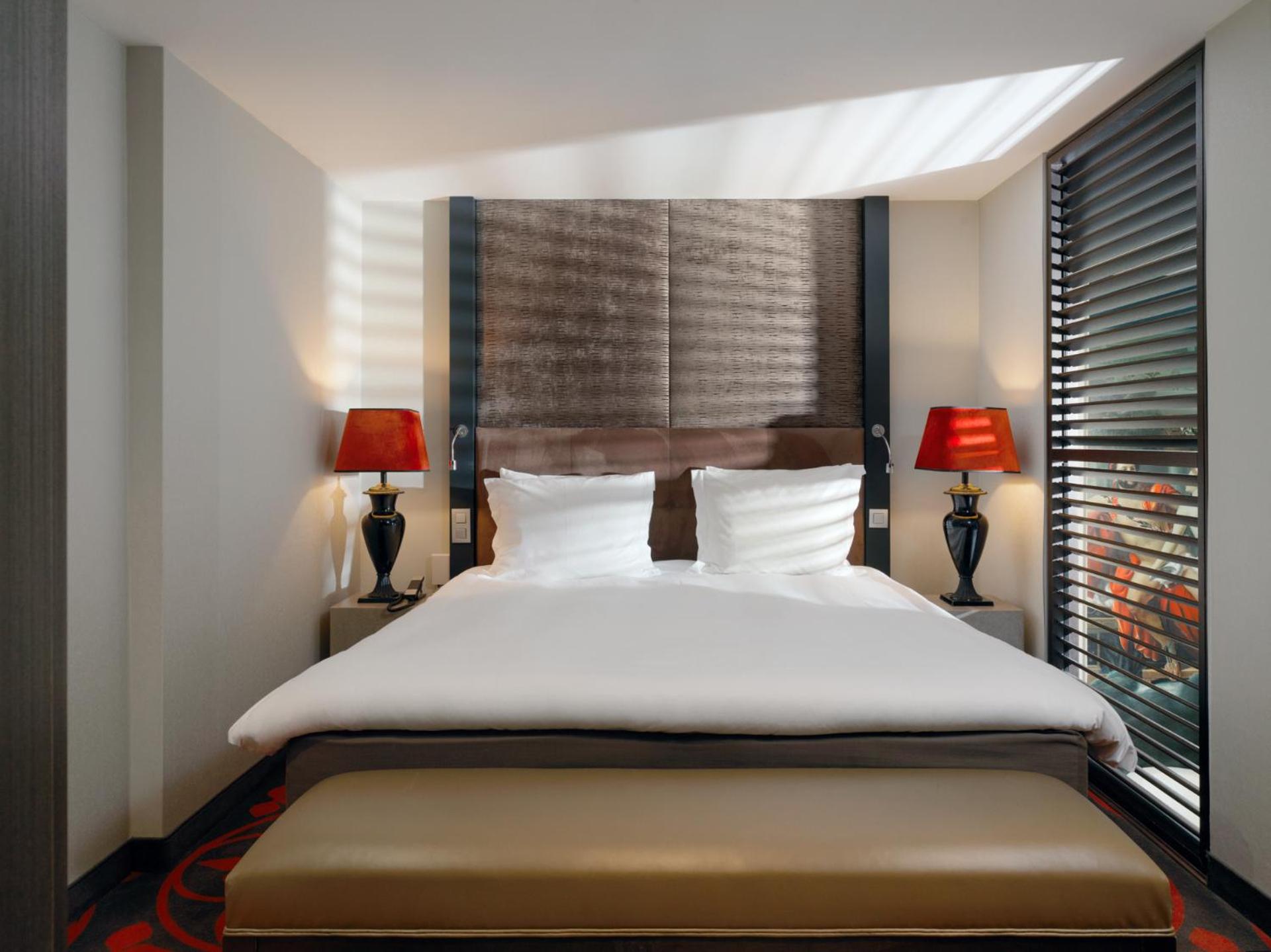 Executive Suite - Photo 7