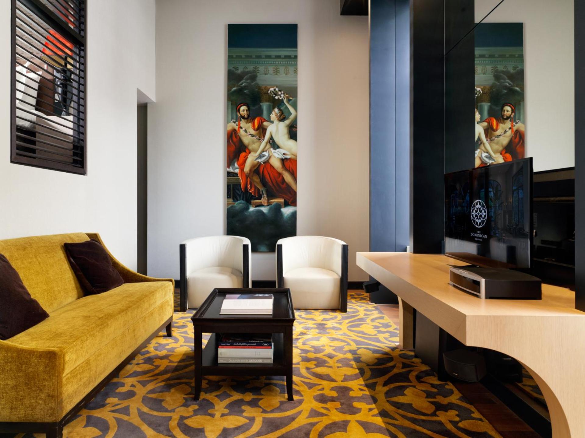 Executive Suite - Photo 1
