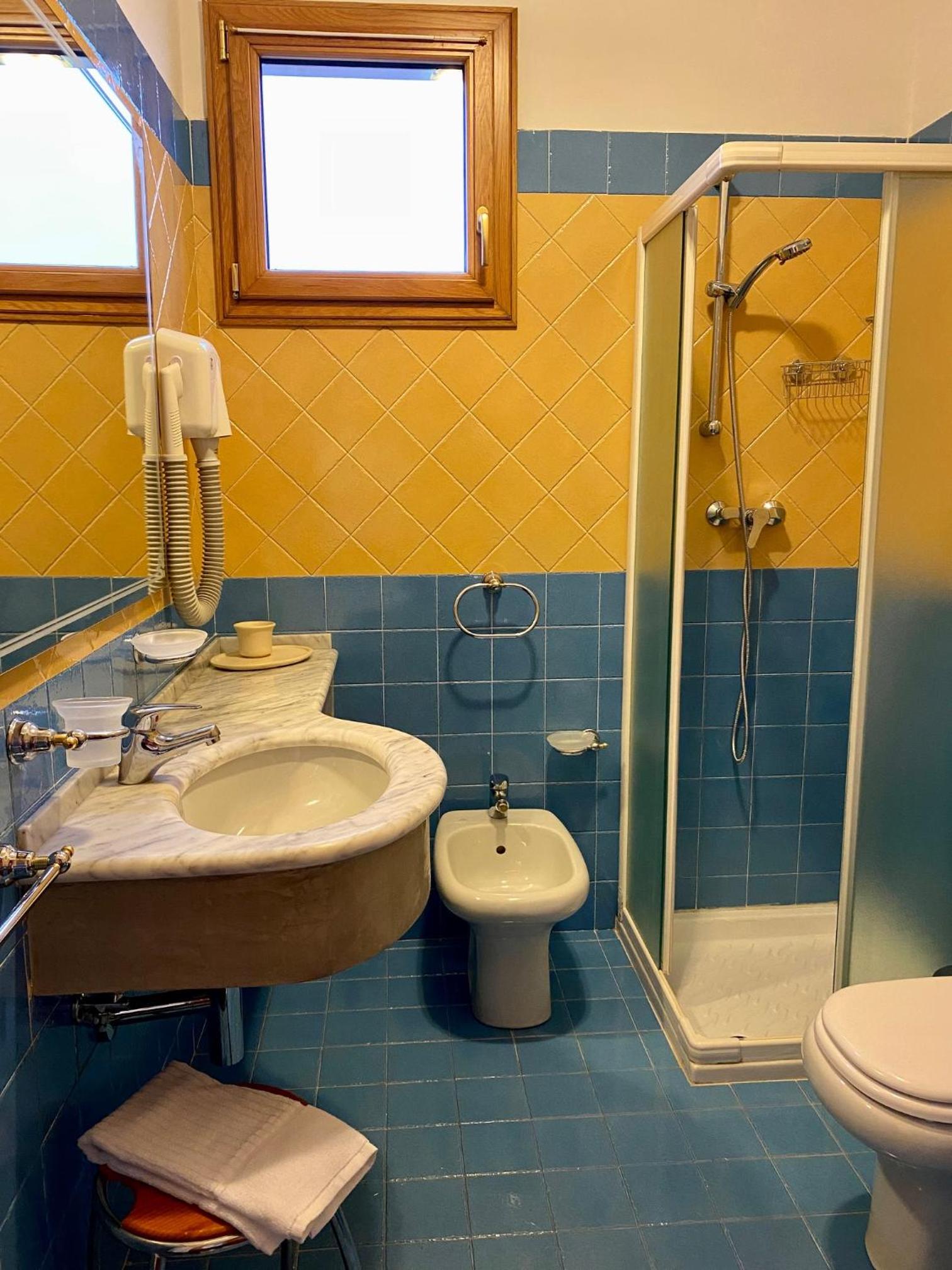 Large Single Room photo 3