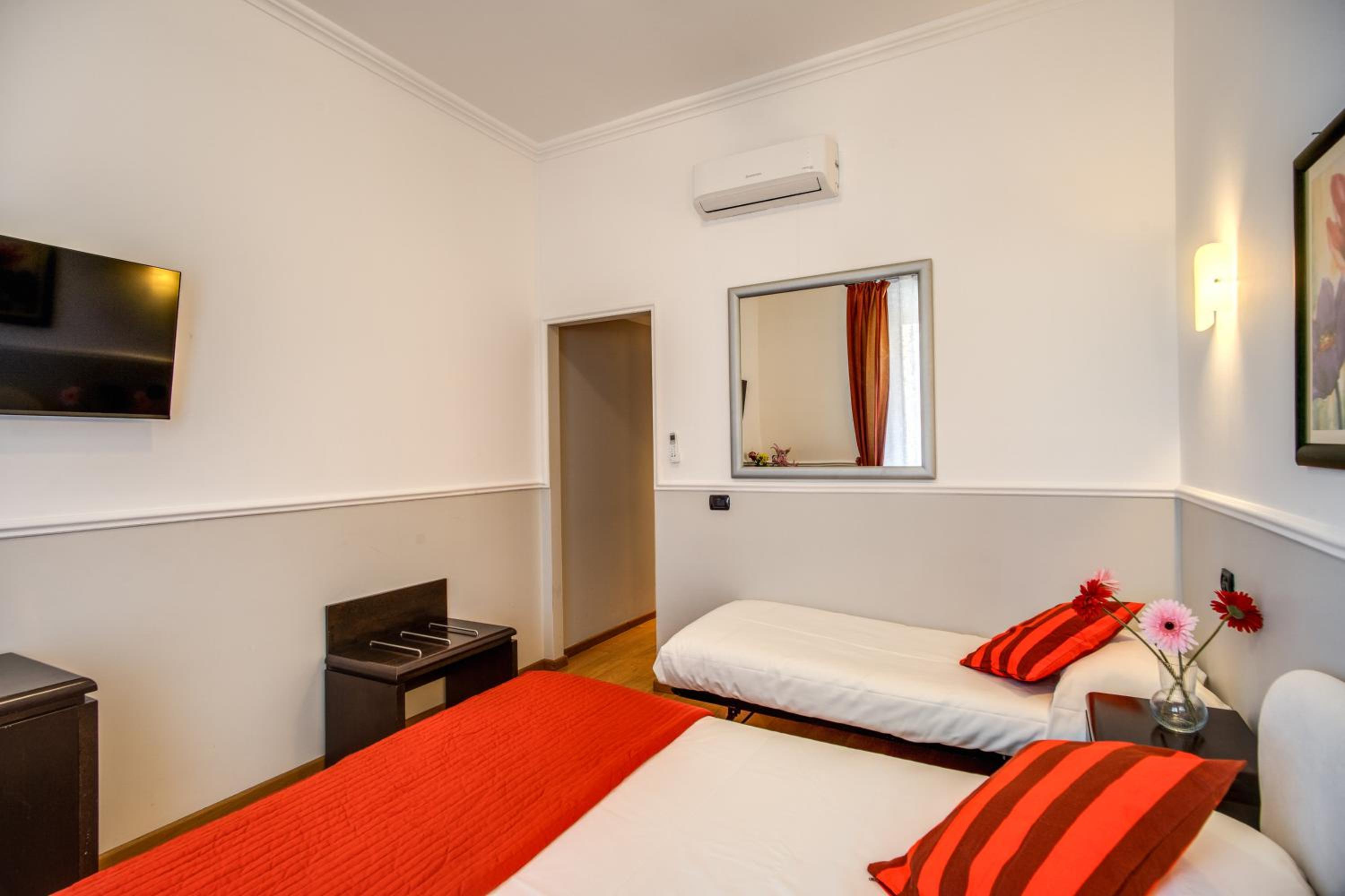 Triple Room
