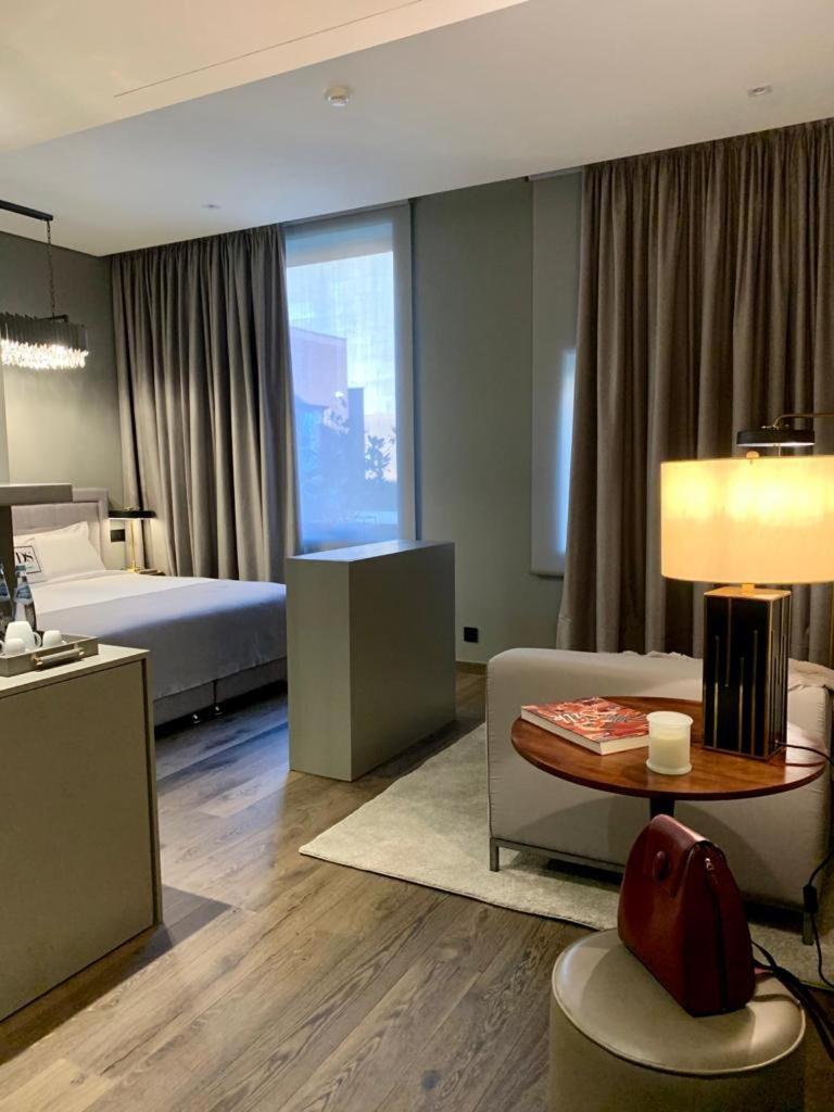 Suite with Hot Tub - Photo 1