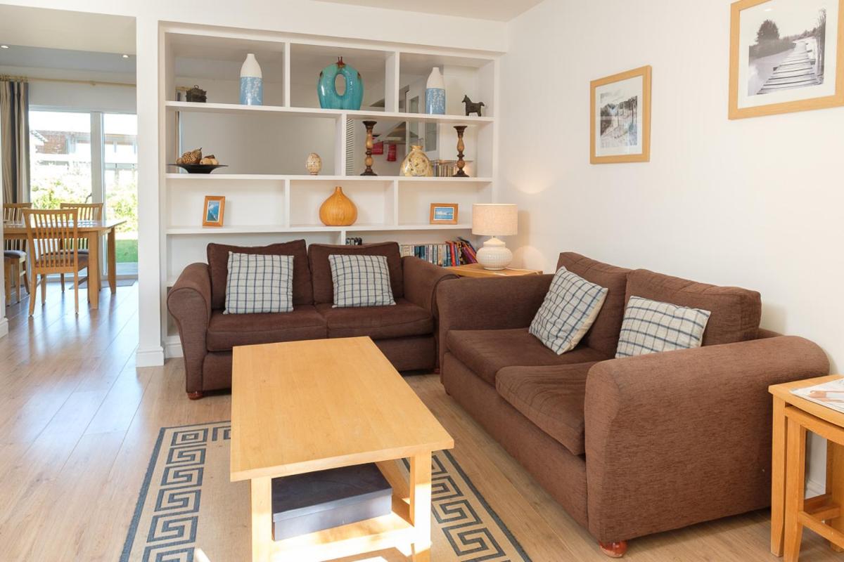 Two-Bedroom House photo 3