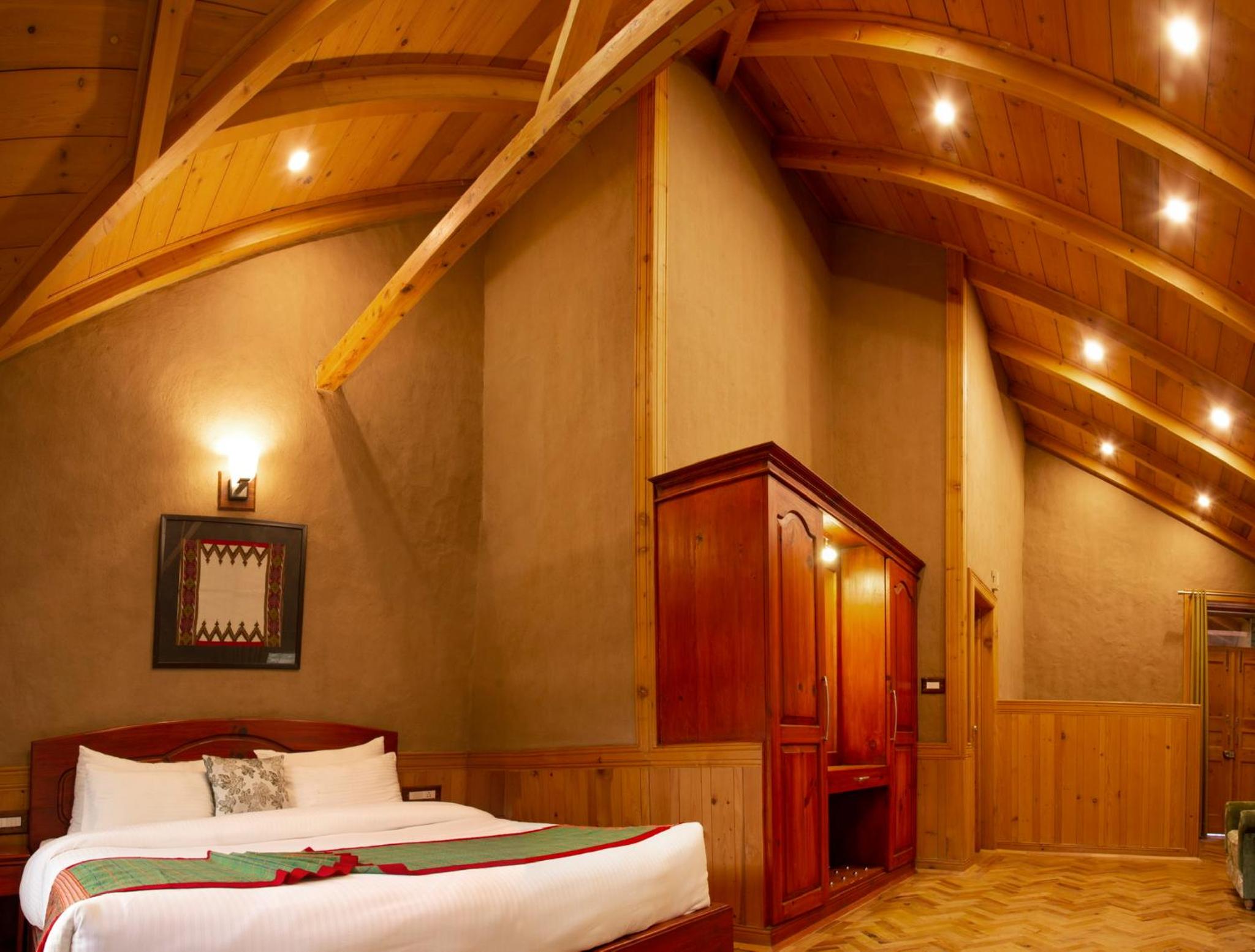 Superior King Room - Photo 3