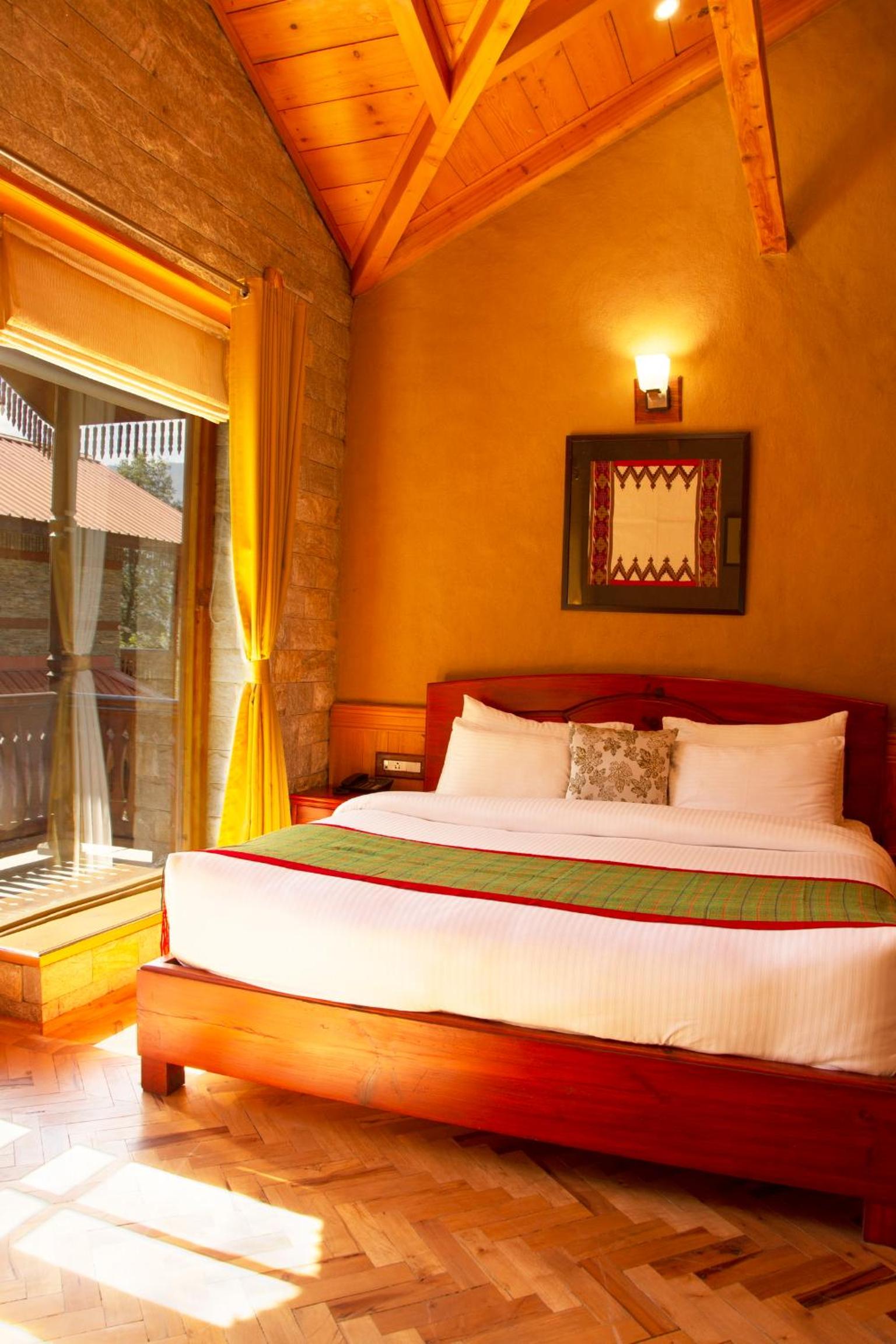 Superior King Room - Photo 5